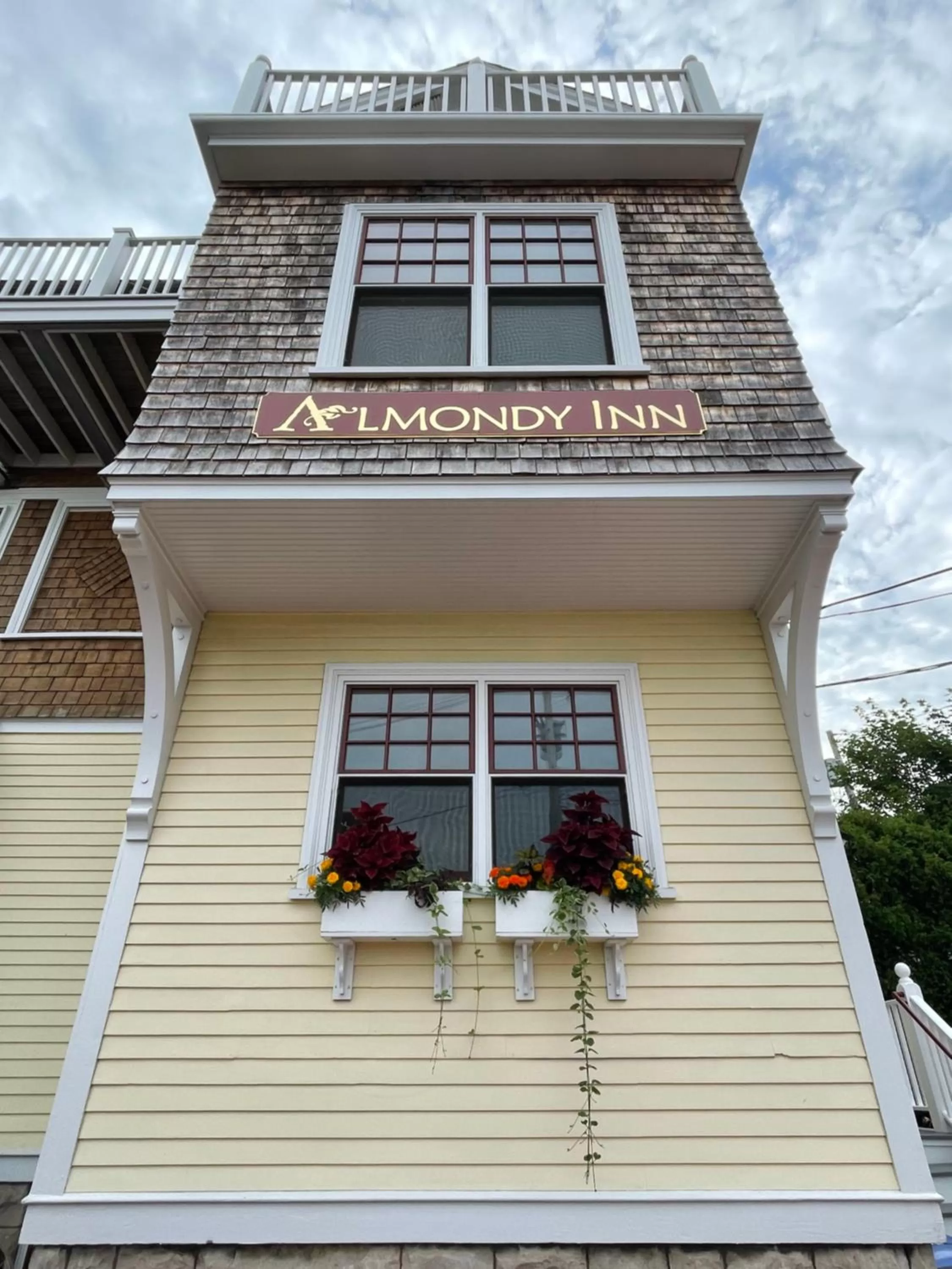 Property building in Almondy Inn Bed & Breakfast
