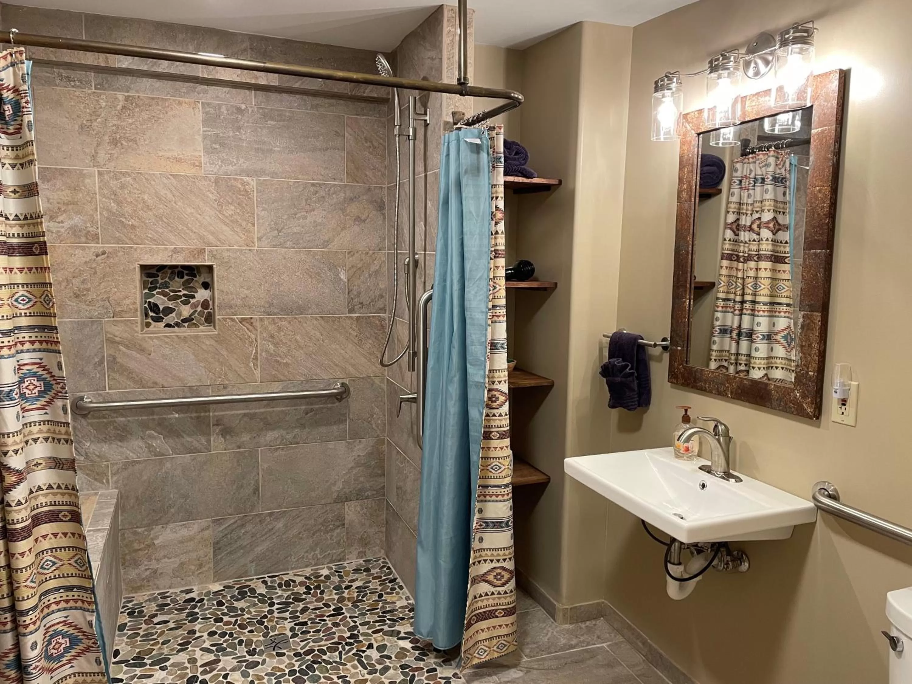 Bathroom in Bobcat Inn