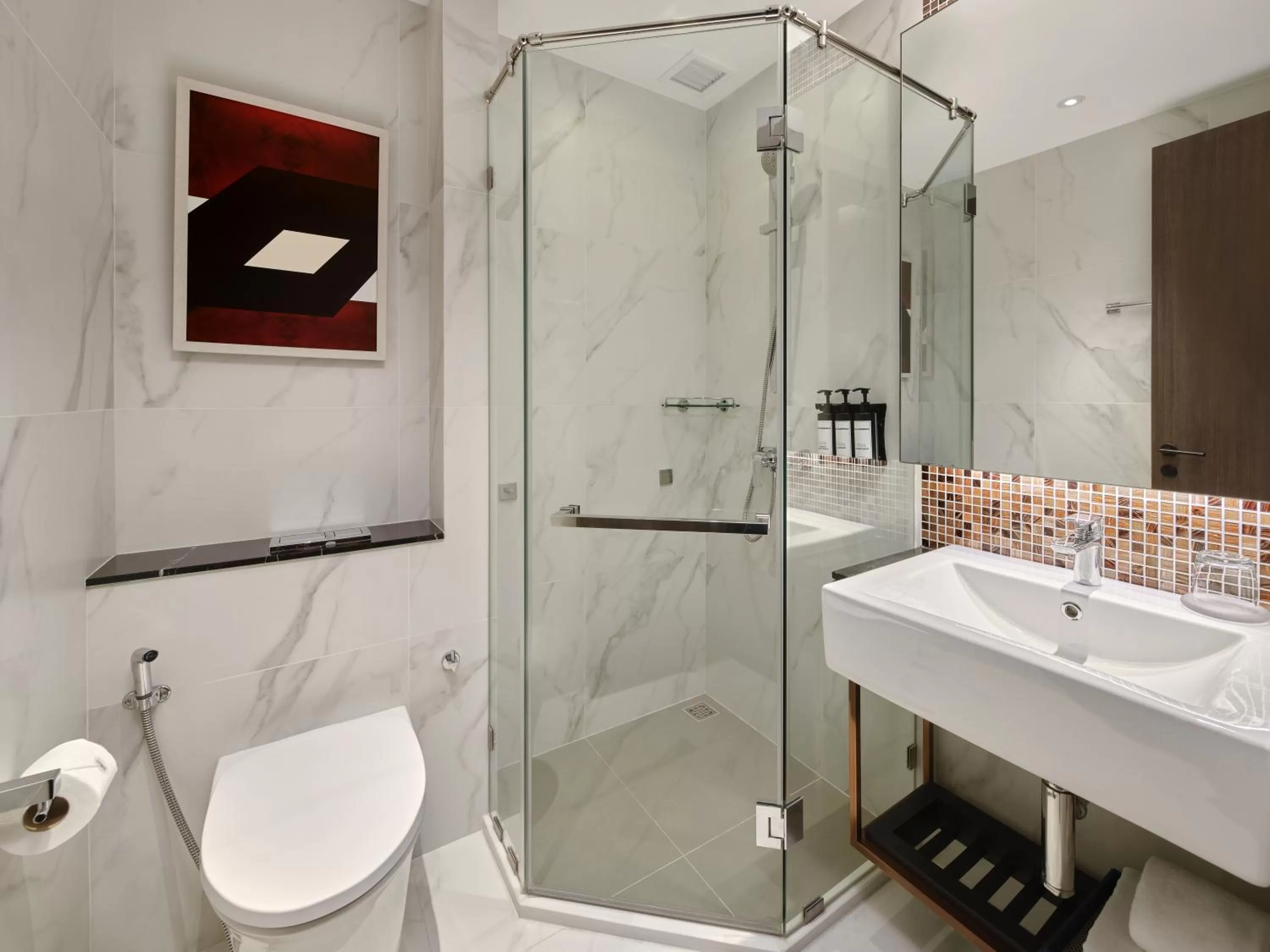 Bathroom in Sindhorn Midtown Hotel Bangkok, Vignette Collection by IHG