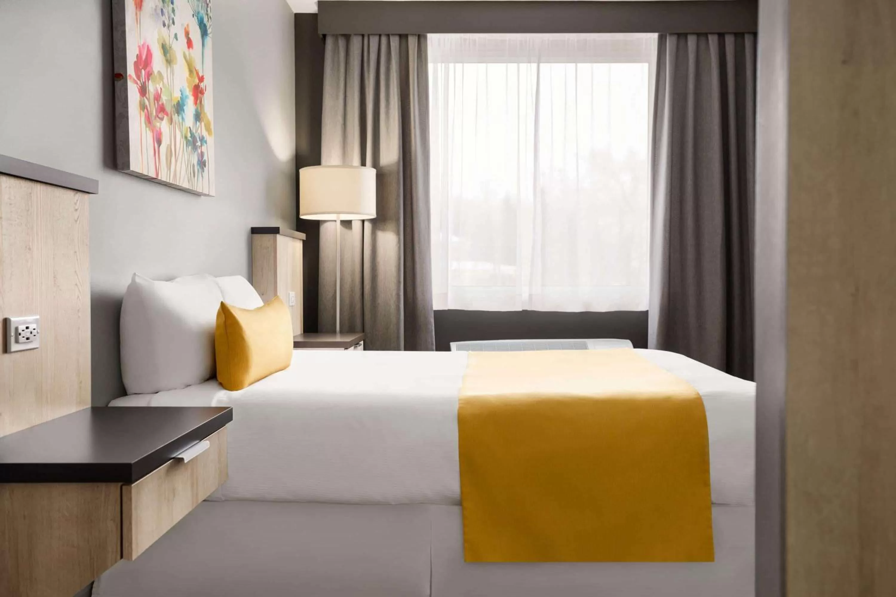 Photo of the whole room, Bed in Travelodge by Wyndham Alma