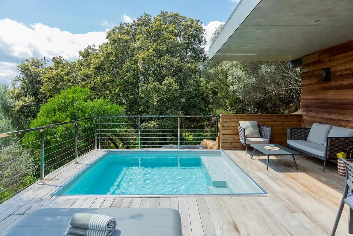 SWIM LODGE HOTEL Piscine privée ou Jacuzzi privé