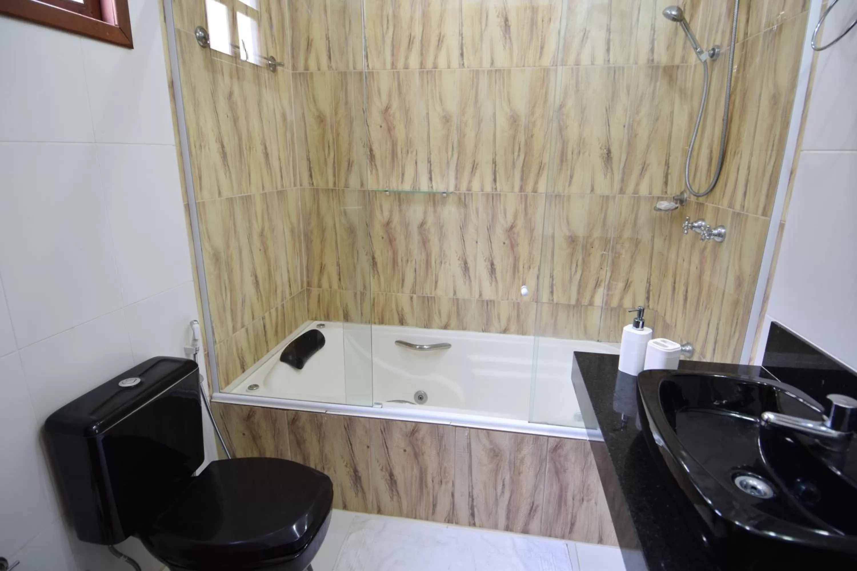 Bathroom in Pousada Ipitanga IV