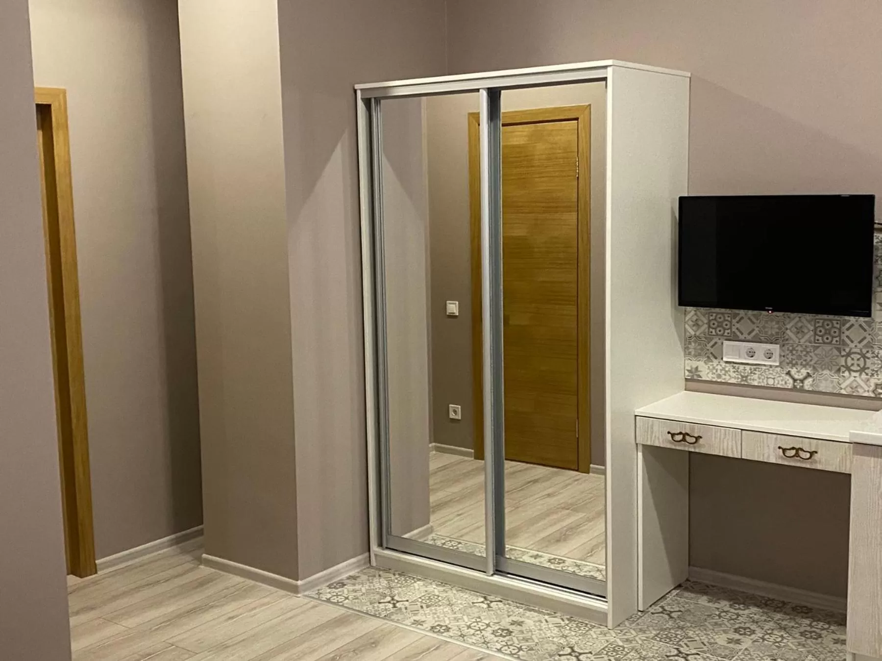 TV and multimedia, Bathroom in Heart Kyiv Apart-Hotel