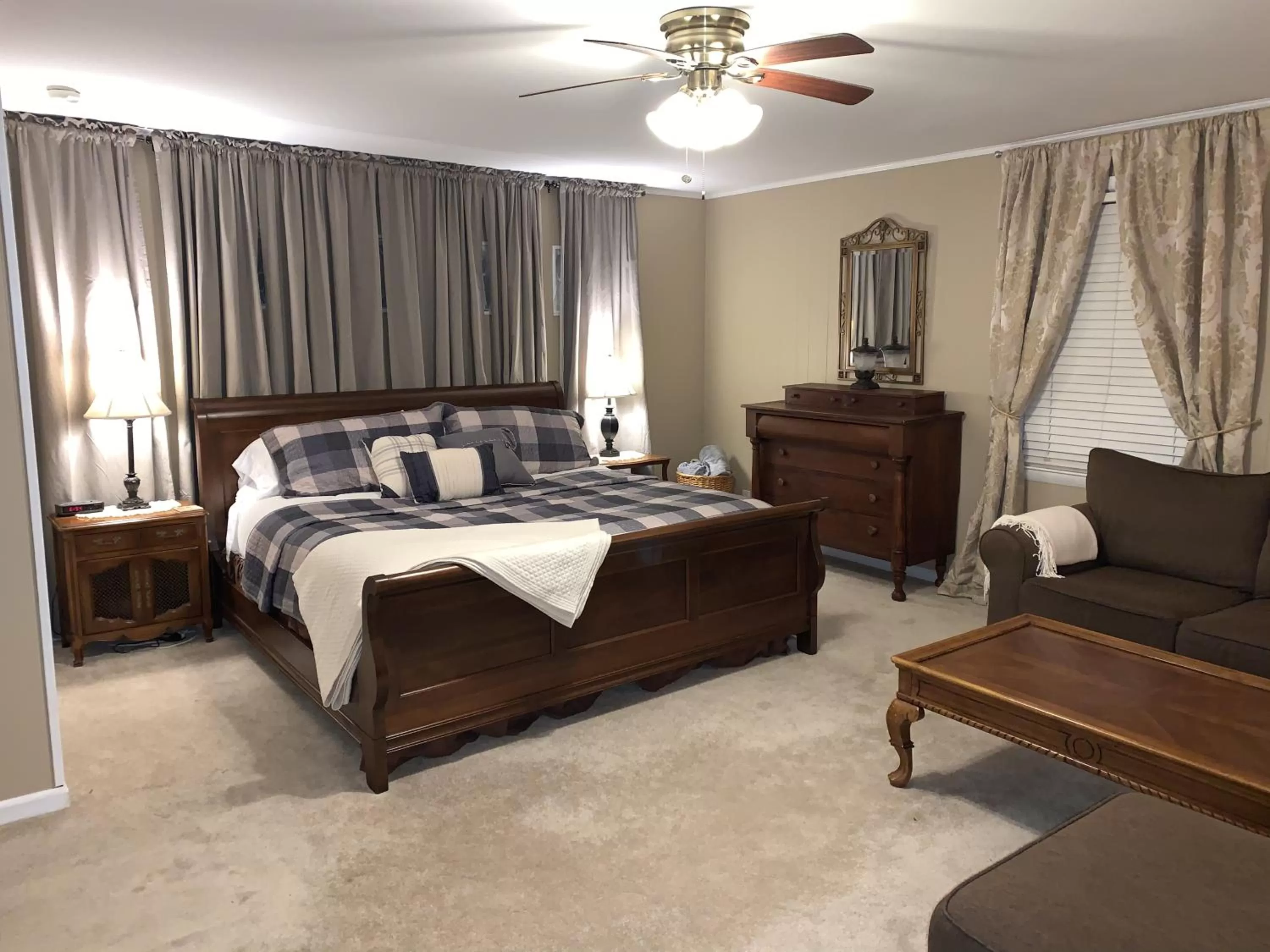 Two-Bedroom Carriage House in The Inn on Front Street