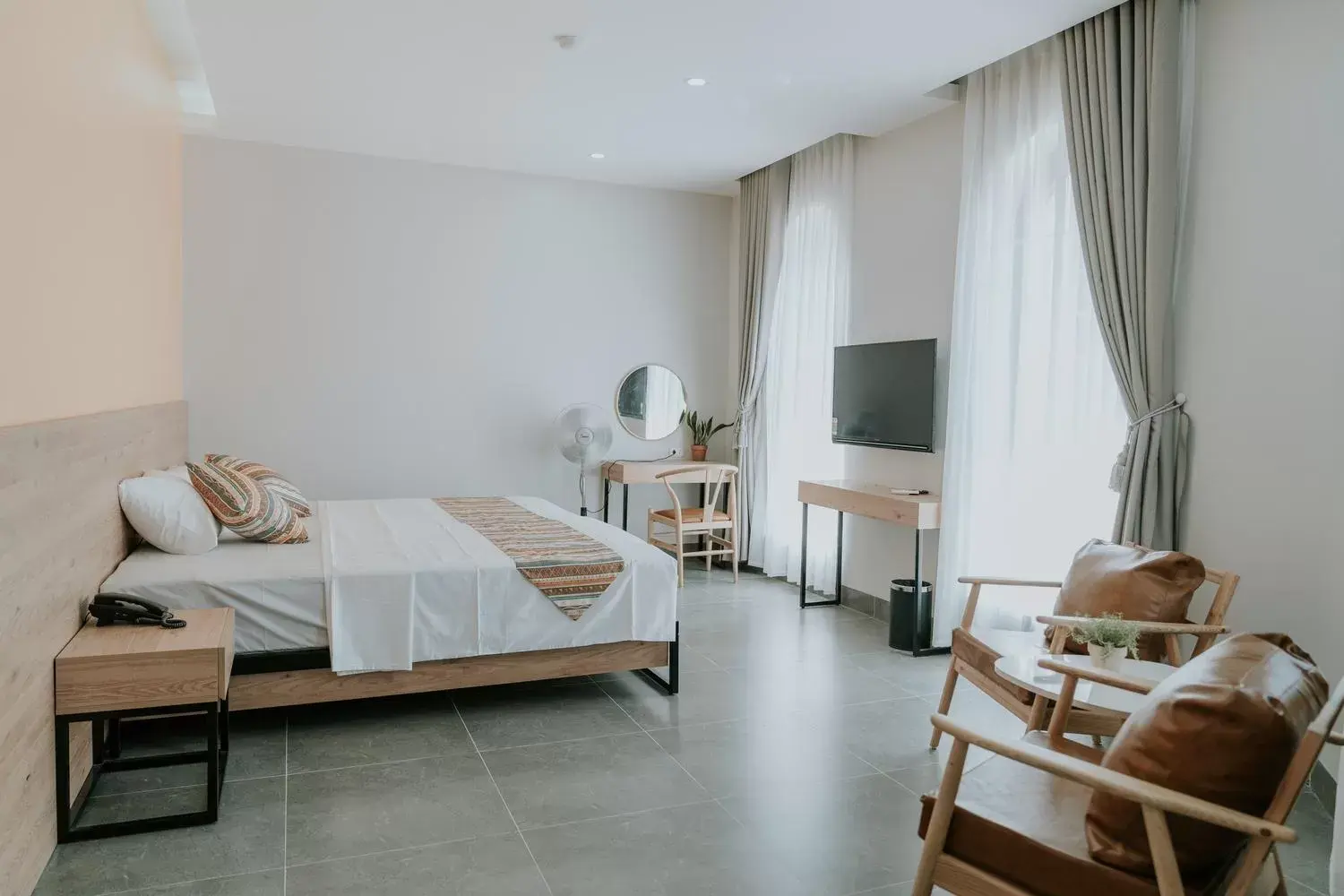 Deluxe Double Room in Le Cactus Hotel Ha Long Deluxe Double Room in Le Cactus Hotel Ha Long