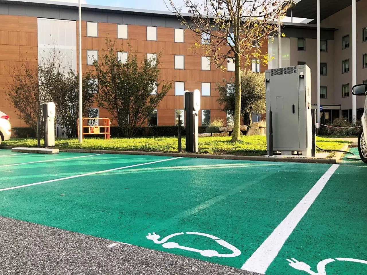 Parking in ibis budget Aéroport Lyon Saint Exupéry