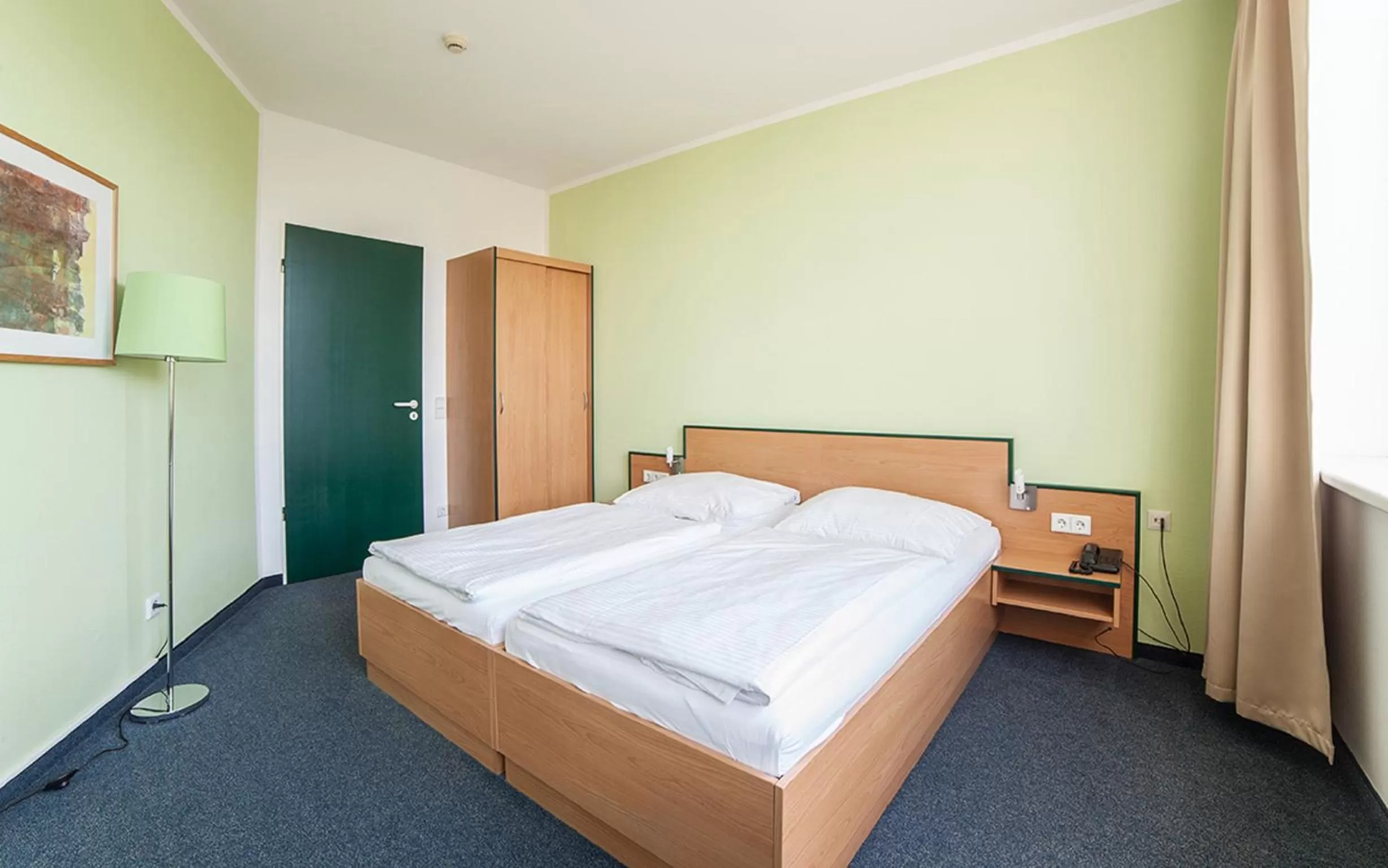 Day, Bed in Hotel Sedes