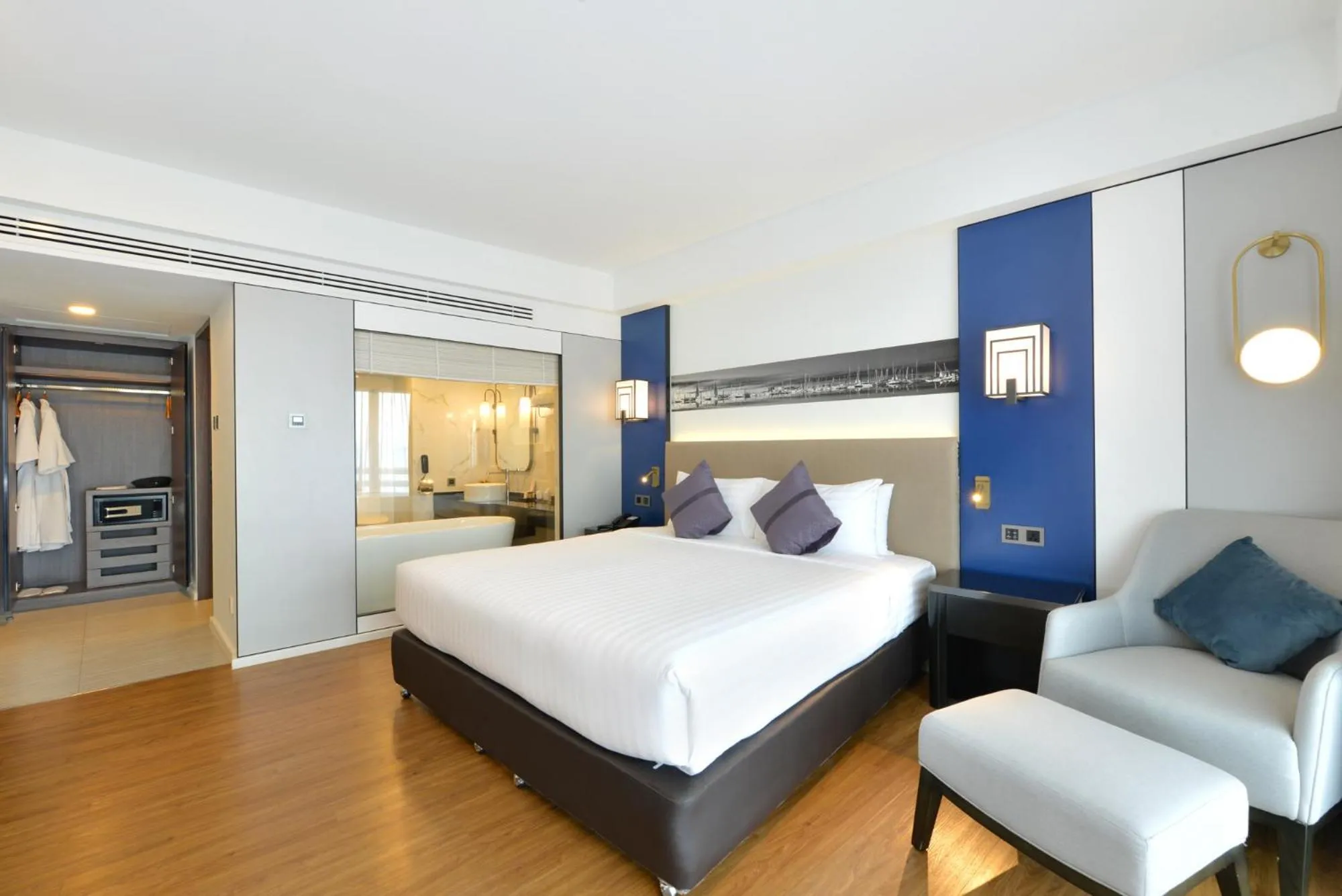 Bedroom, Bed in D Varee Jomtien Beach, Pattaya