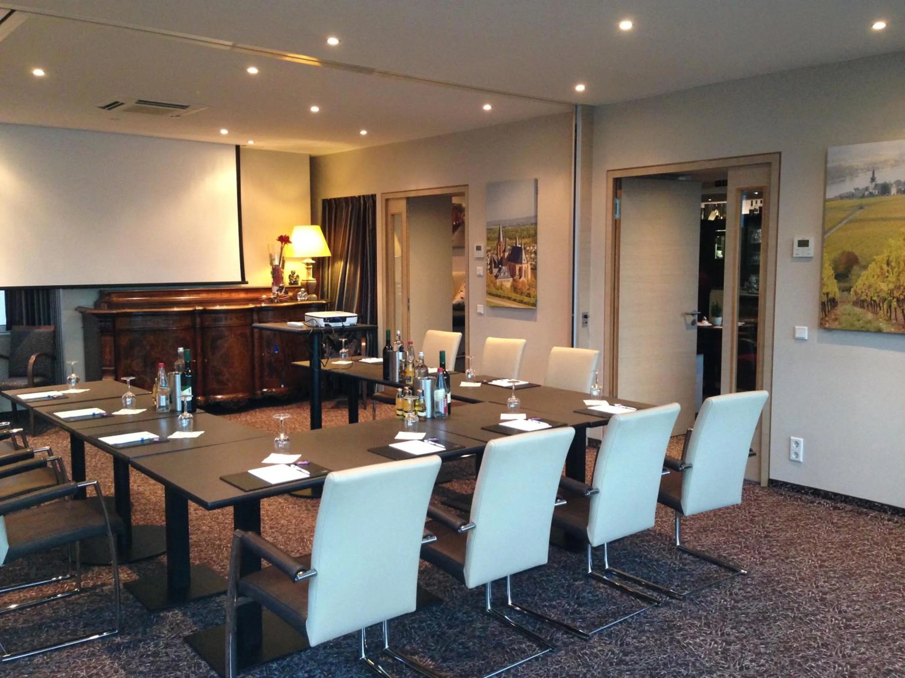 Business facilities in Rhein-Hotel Nierstein