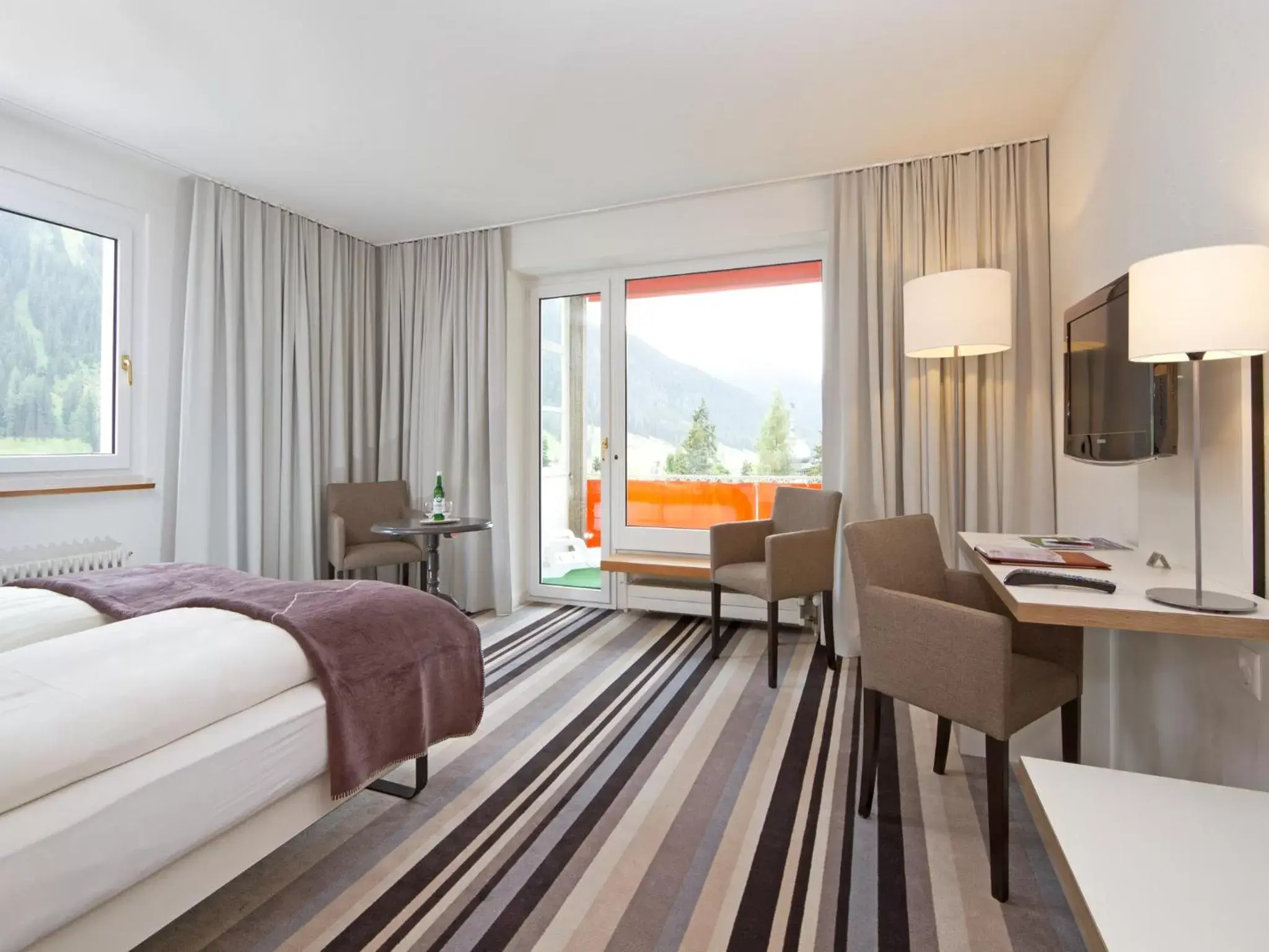 Superior Double or Twin Room in Hotel National by Mountain Hotels Superior Double or Twin Room in Hotel National by Mountain Hotels