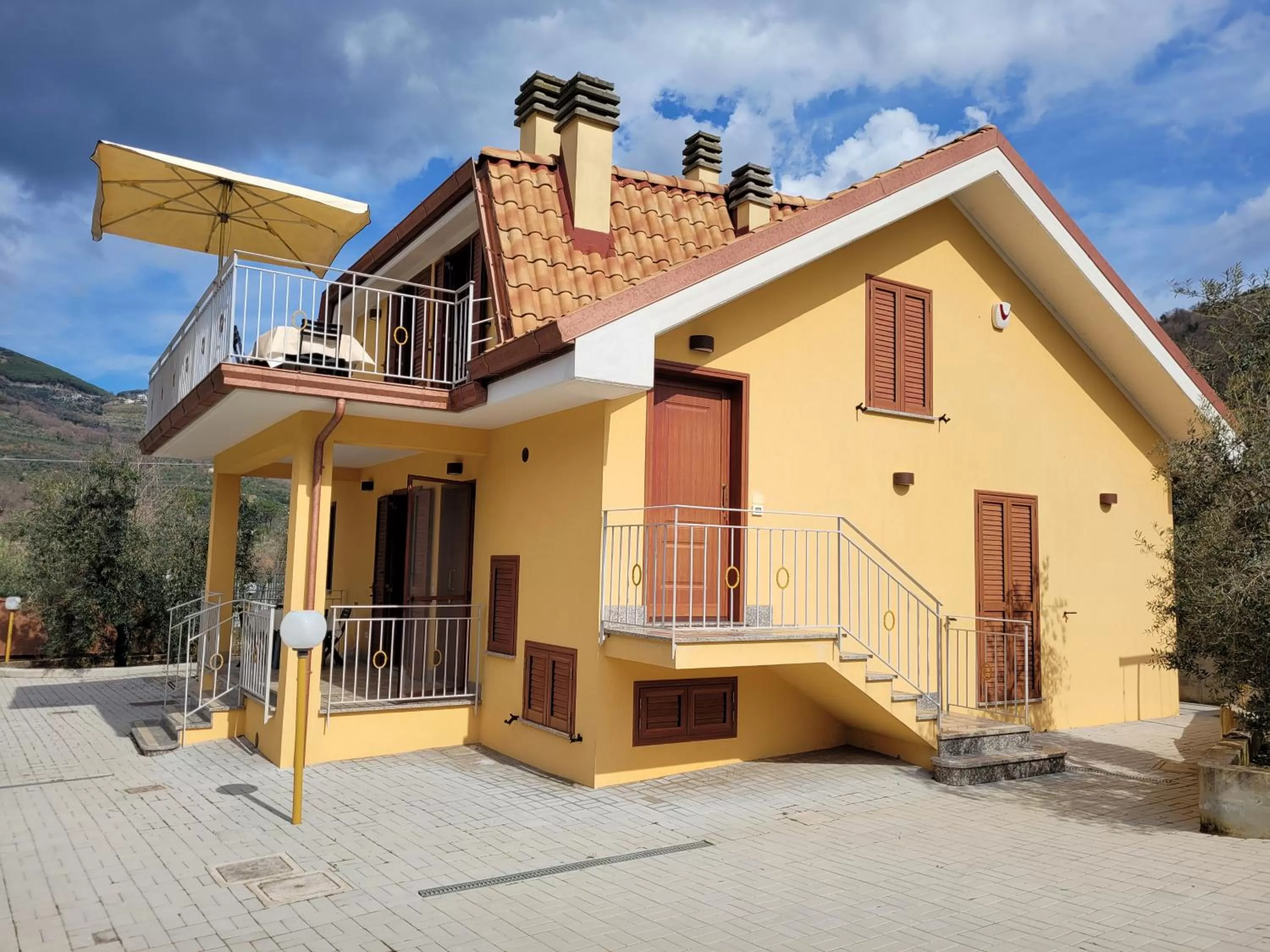 Alloggio turistico Magnifico Alessandro Valle Bernardo 04025 Lenola nei pressi di Fondi LT