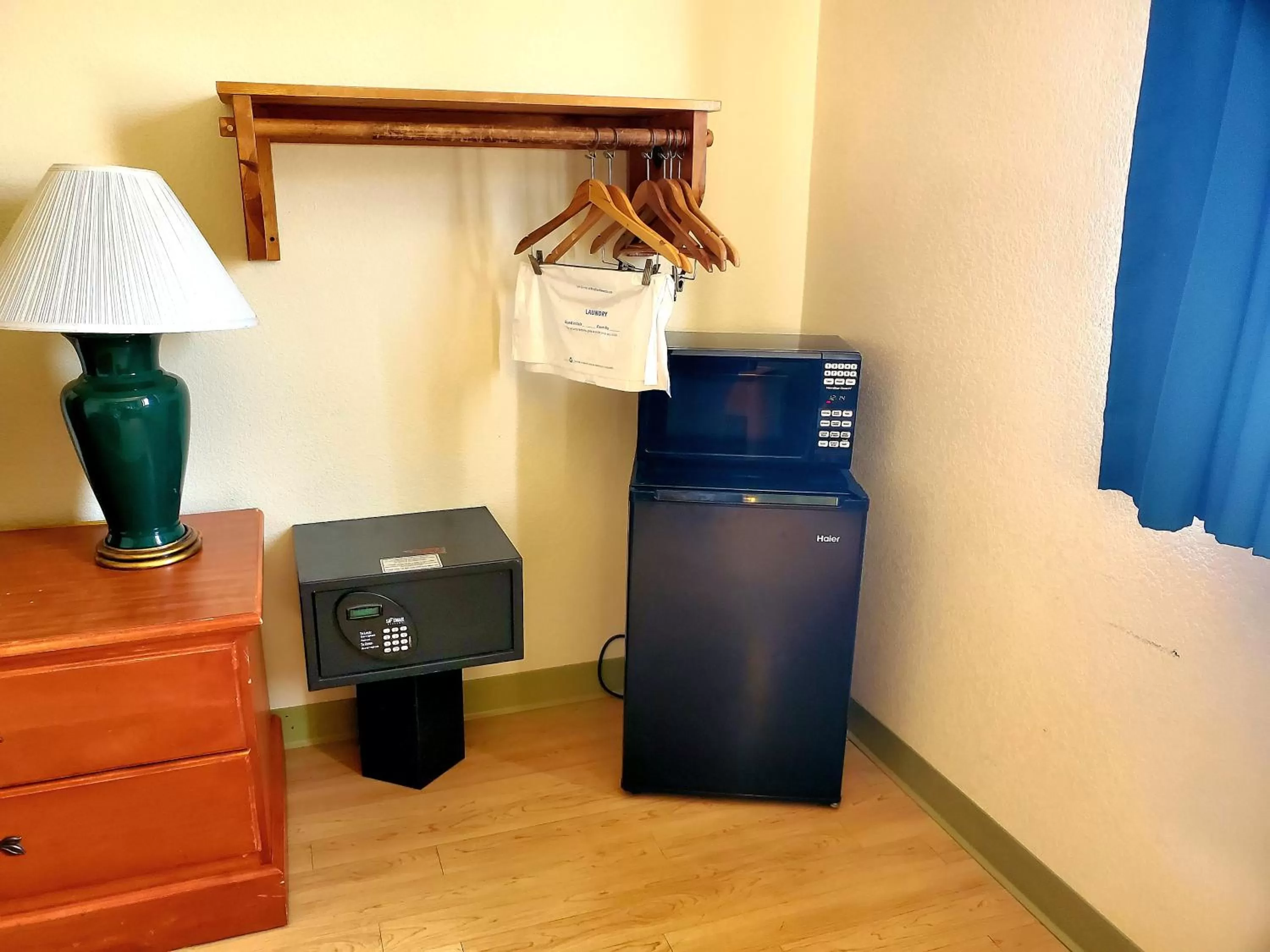 wardrobe in Super 8 by Wyndham Ticonderoga