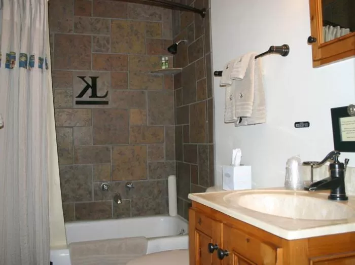 Bathroom in Kay El Bar Guest Ranch