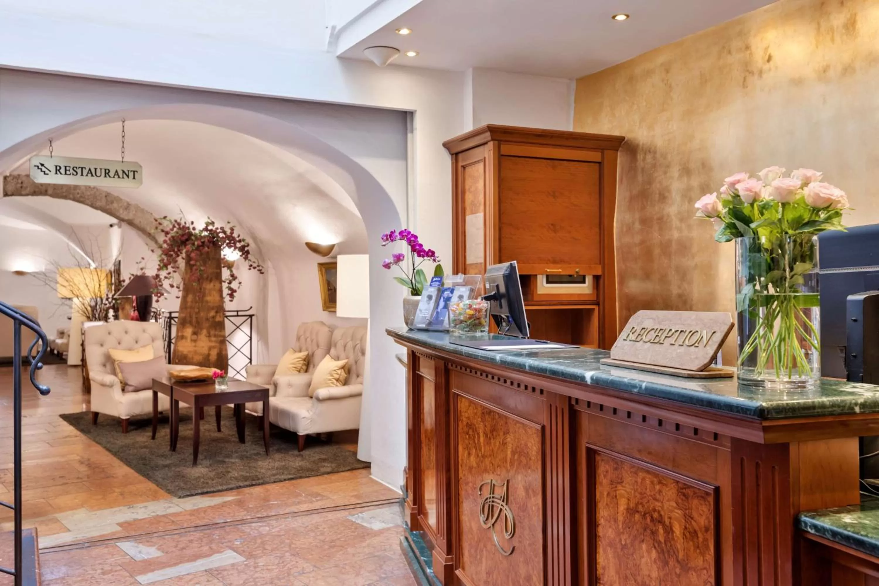 Lobby or reception in Radisson Blu Hotel Altstadt