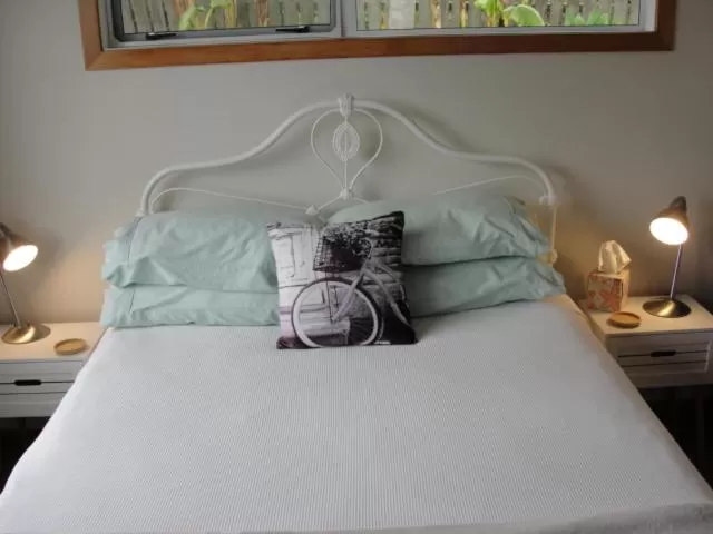 Bed in Leigh Panorama B&B