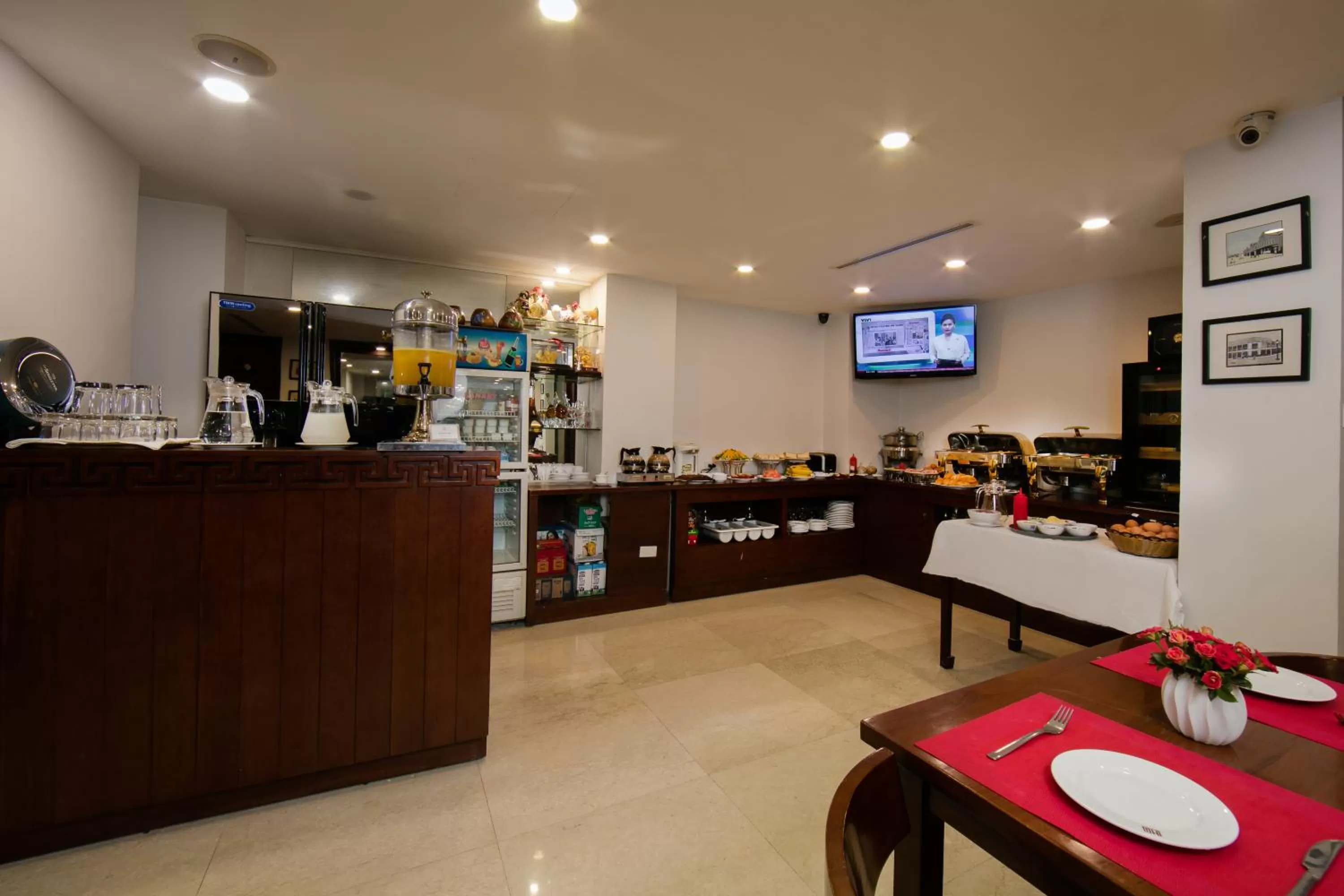 Restaurant/places to eat in Au Coeur d'Hanoi Boutique Hotel