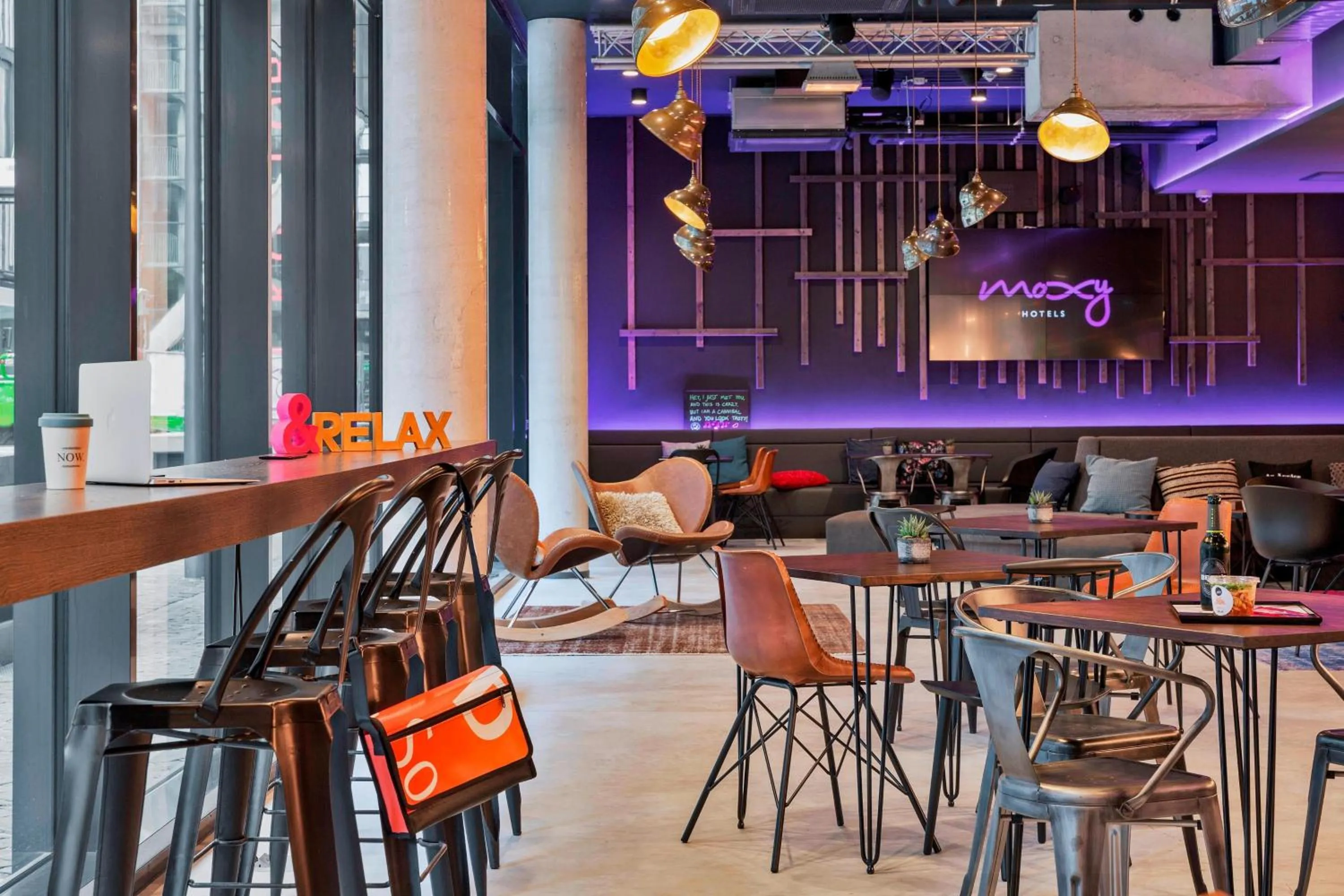 Lobby or reception in MOXY Frankfurt East
