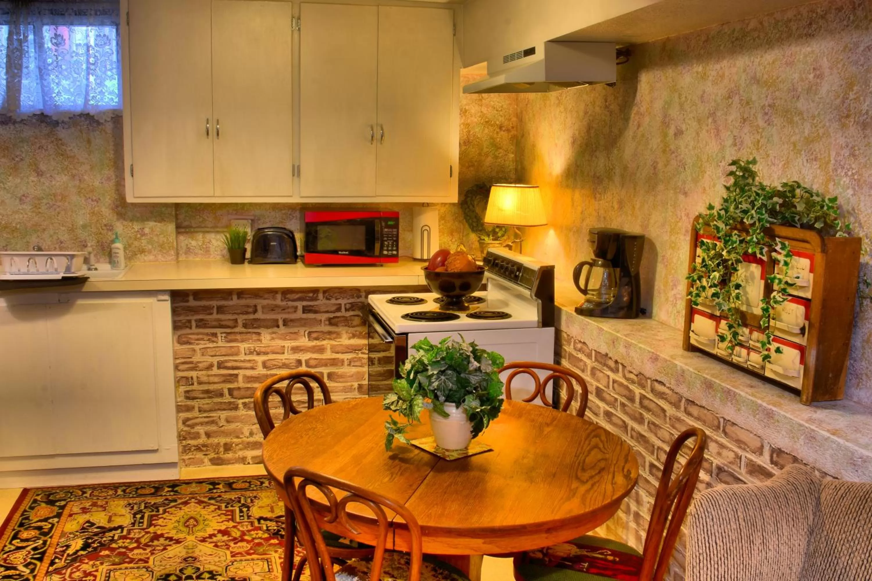 Kitchen or kitchenette, Kitchen/Kitchenette in Bard's Inn