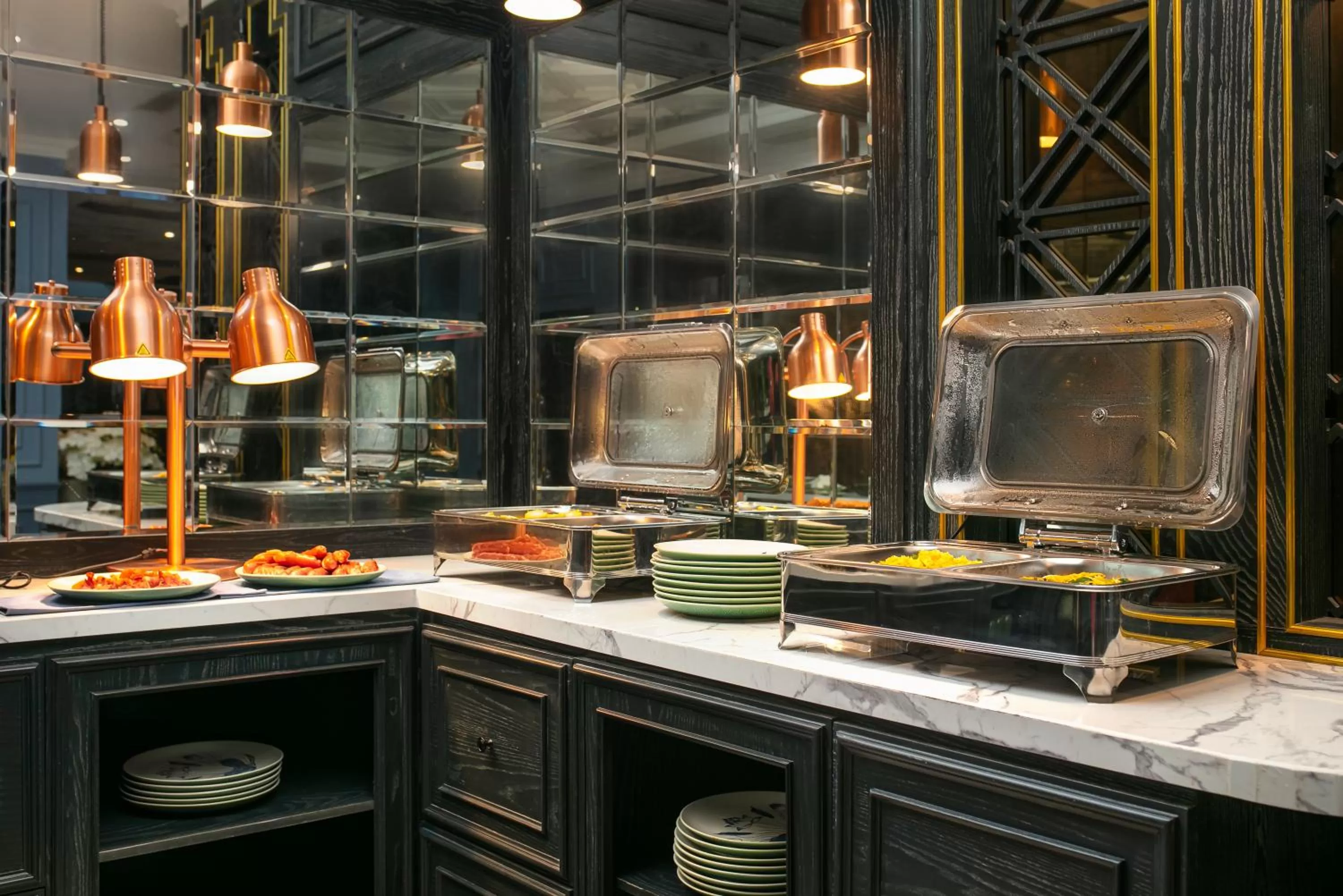 Restaurant/places to eat in The Exquisite HaLong Hotel