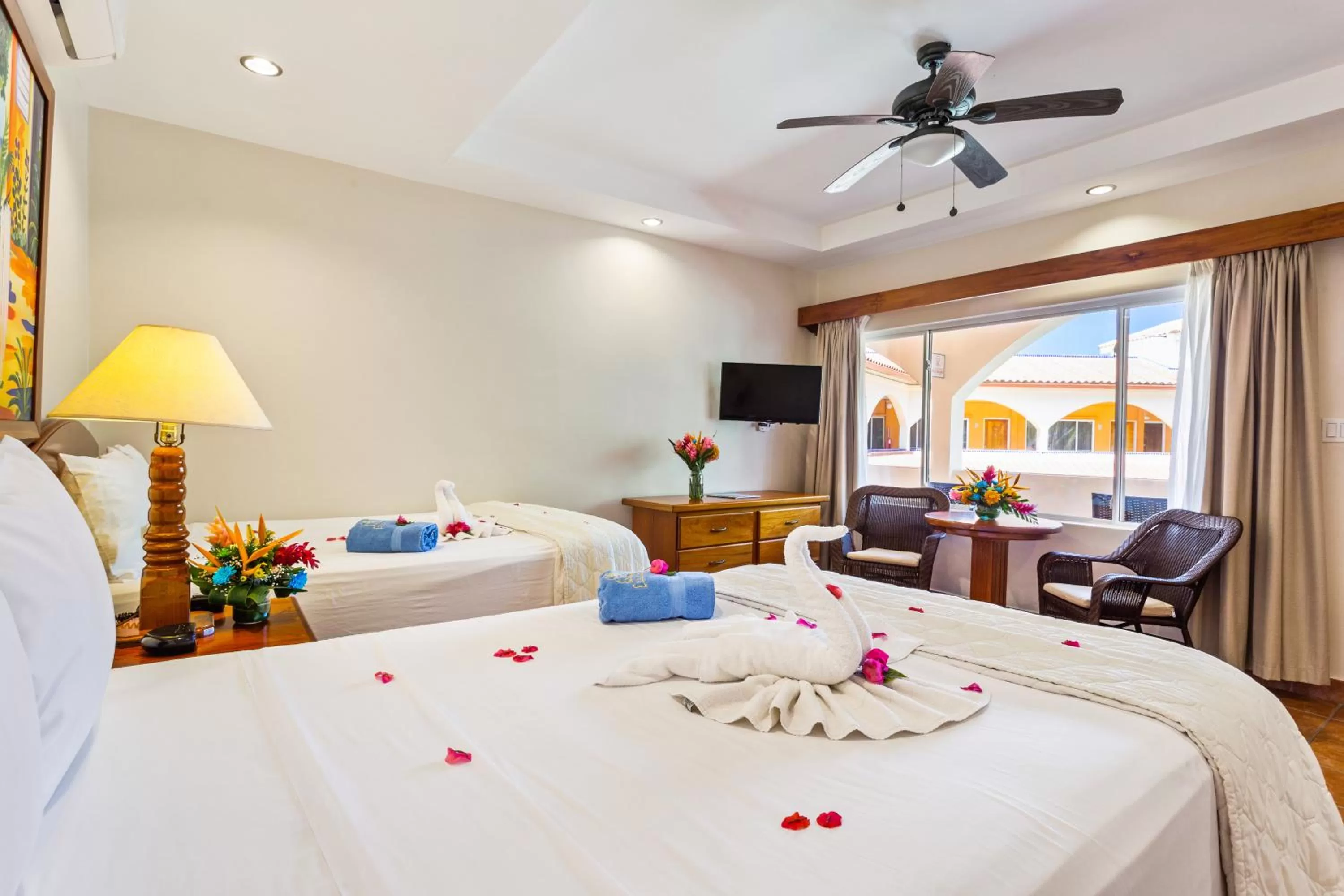 Bed in SunBreeze Hotel