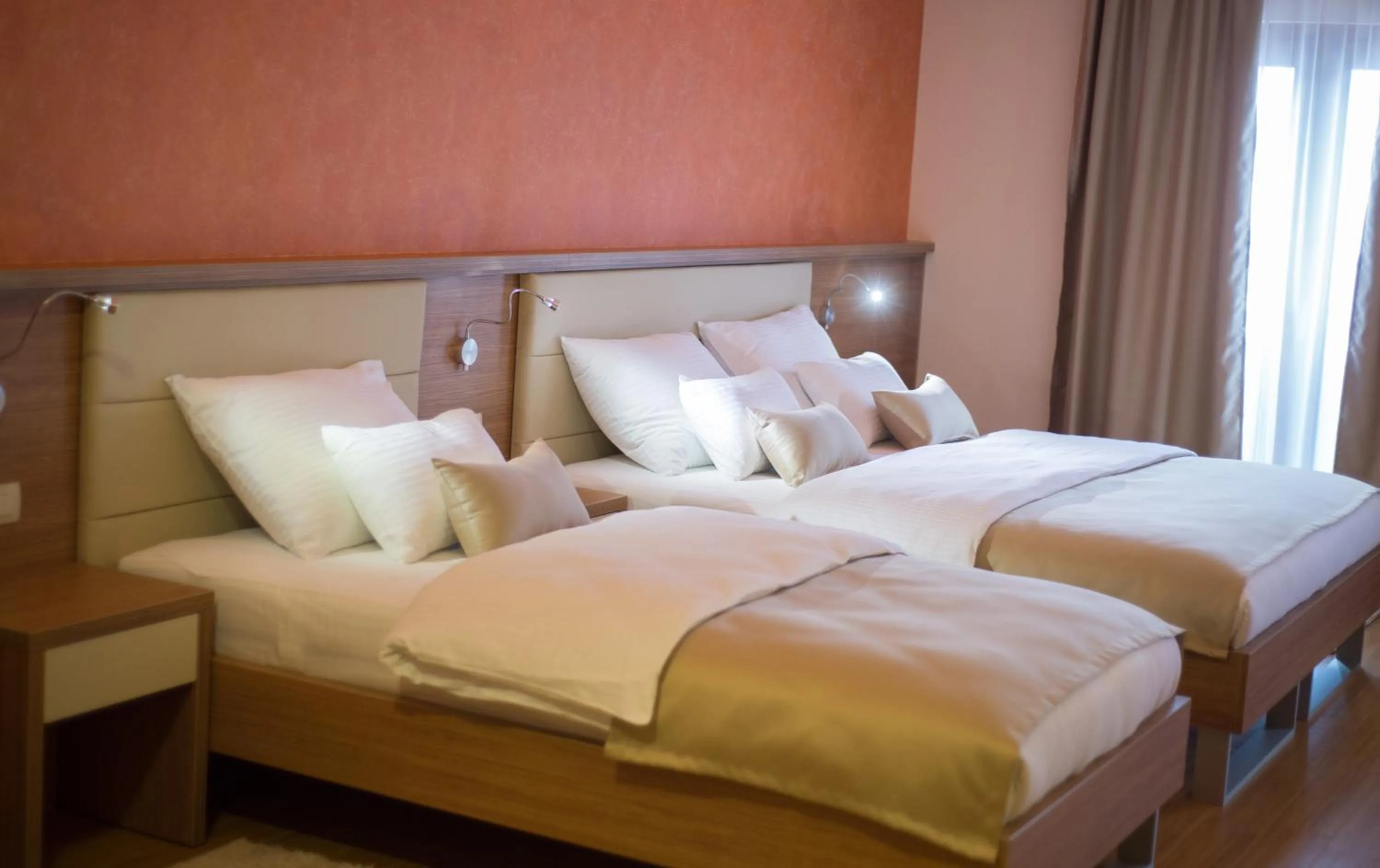 TV and multimedia, Bed in Hotel Mostar