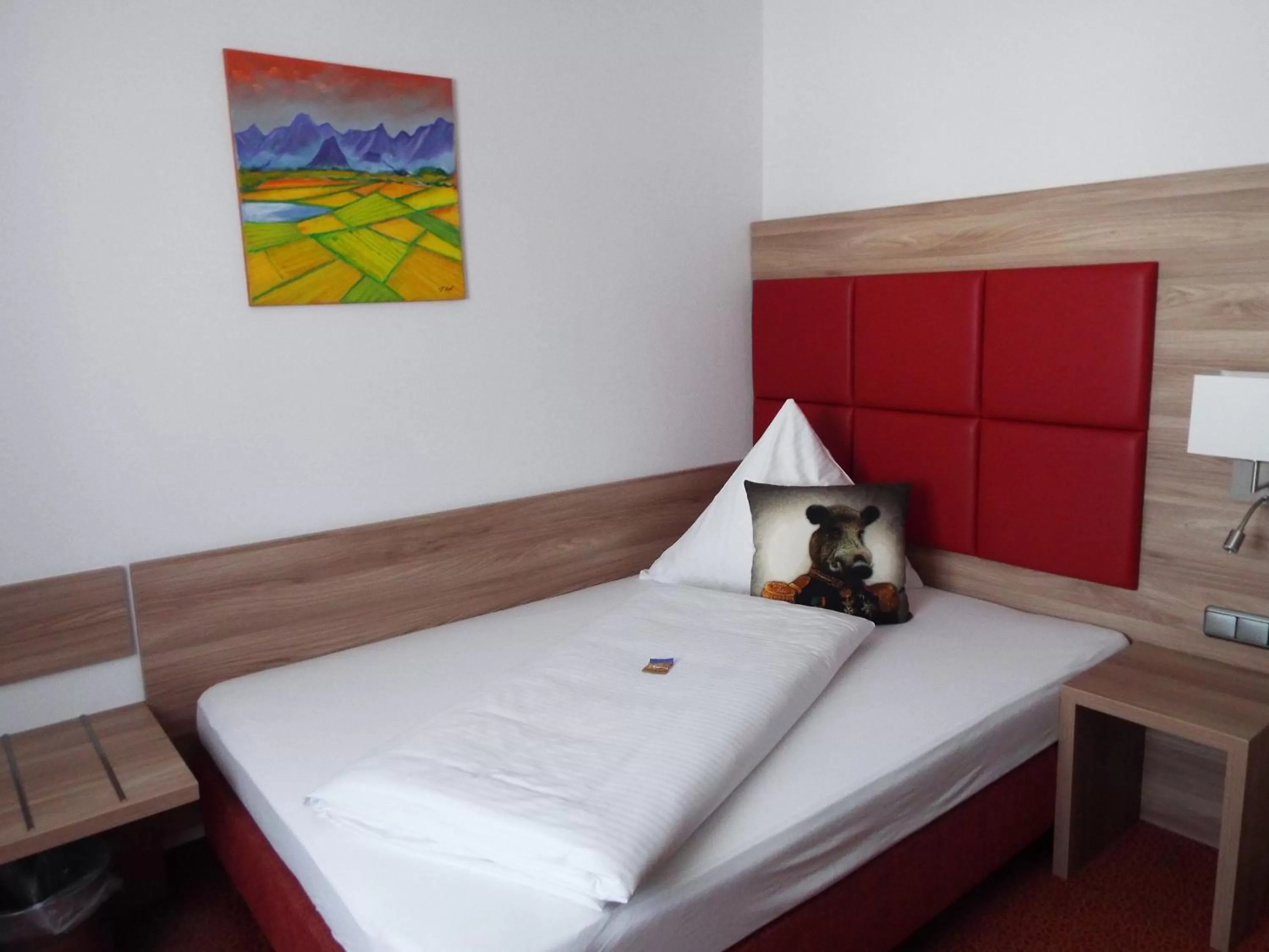 Photo of the whole room, Bed in Hotel Isartaler Hof