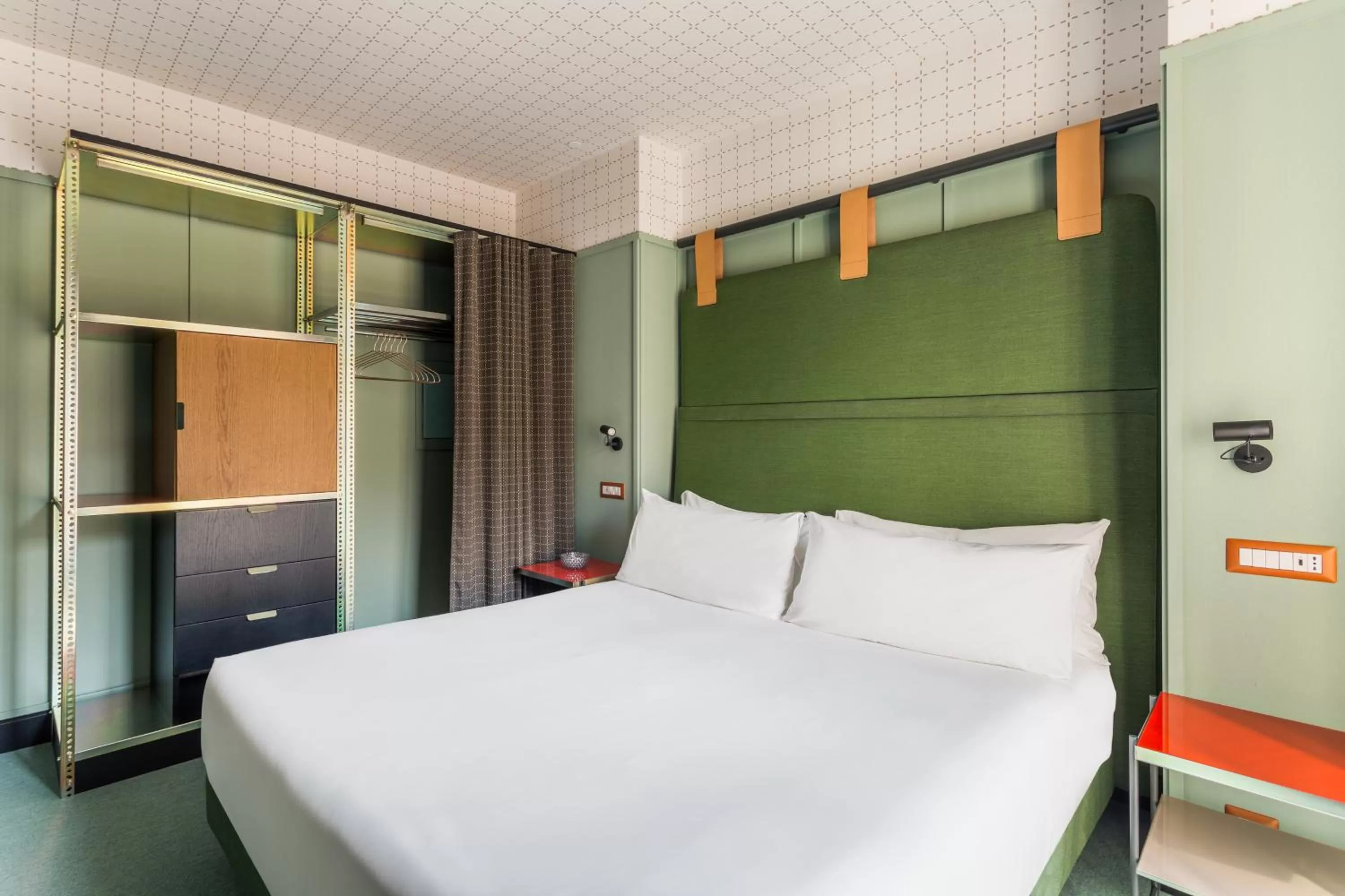 Photo of the whole room, Bed in Room Mate Collection Giulia, Milan