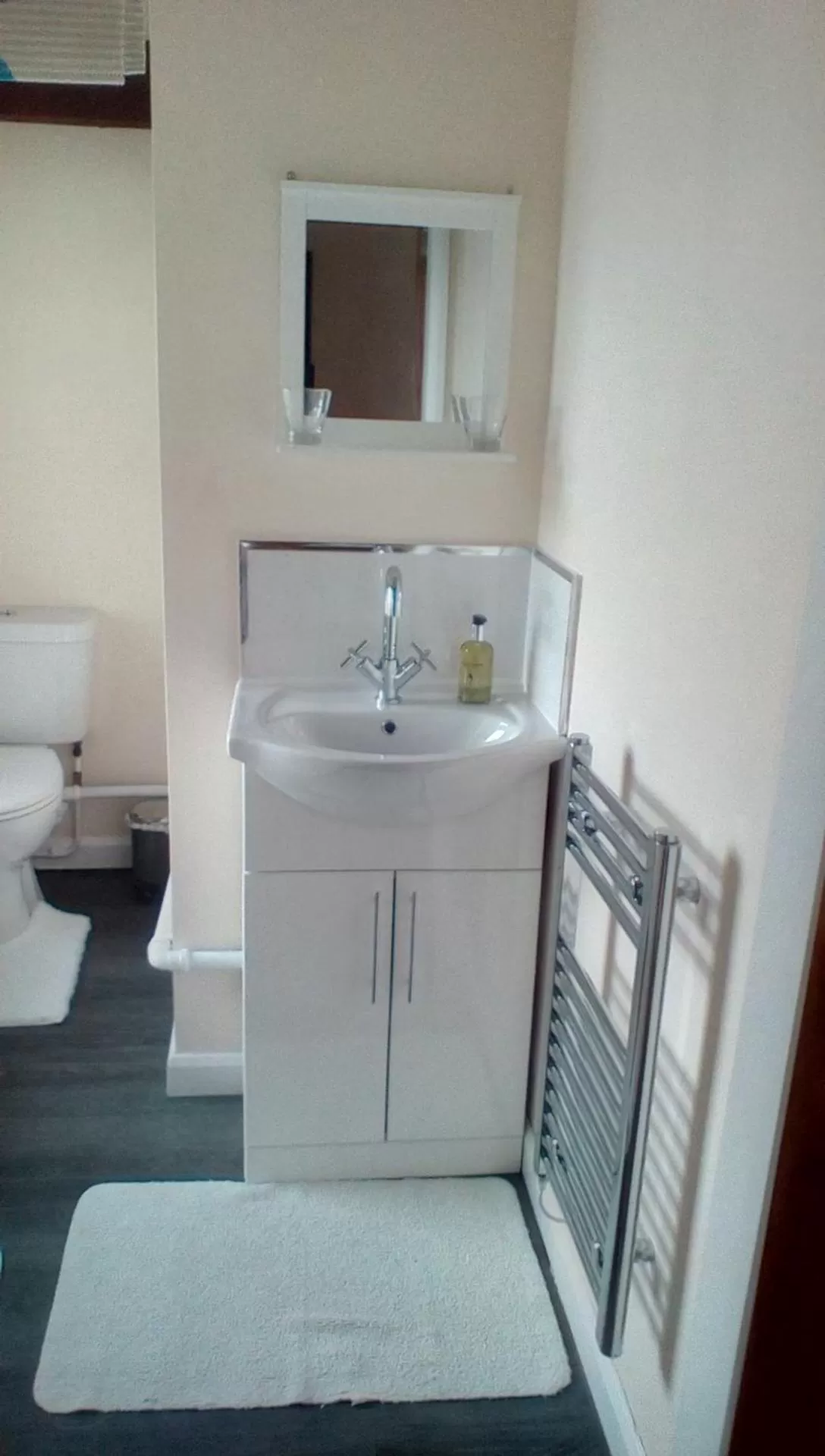 Bathroom in The Lincolnshire Poacher Inn