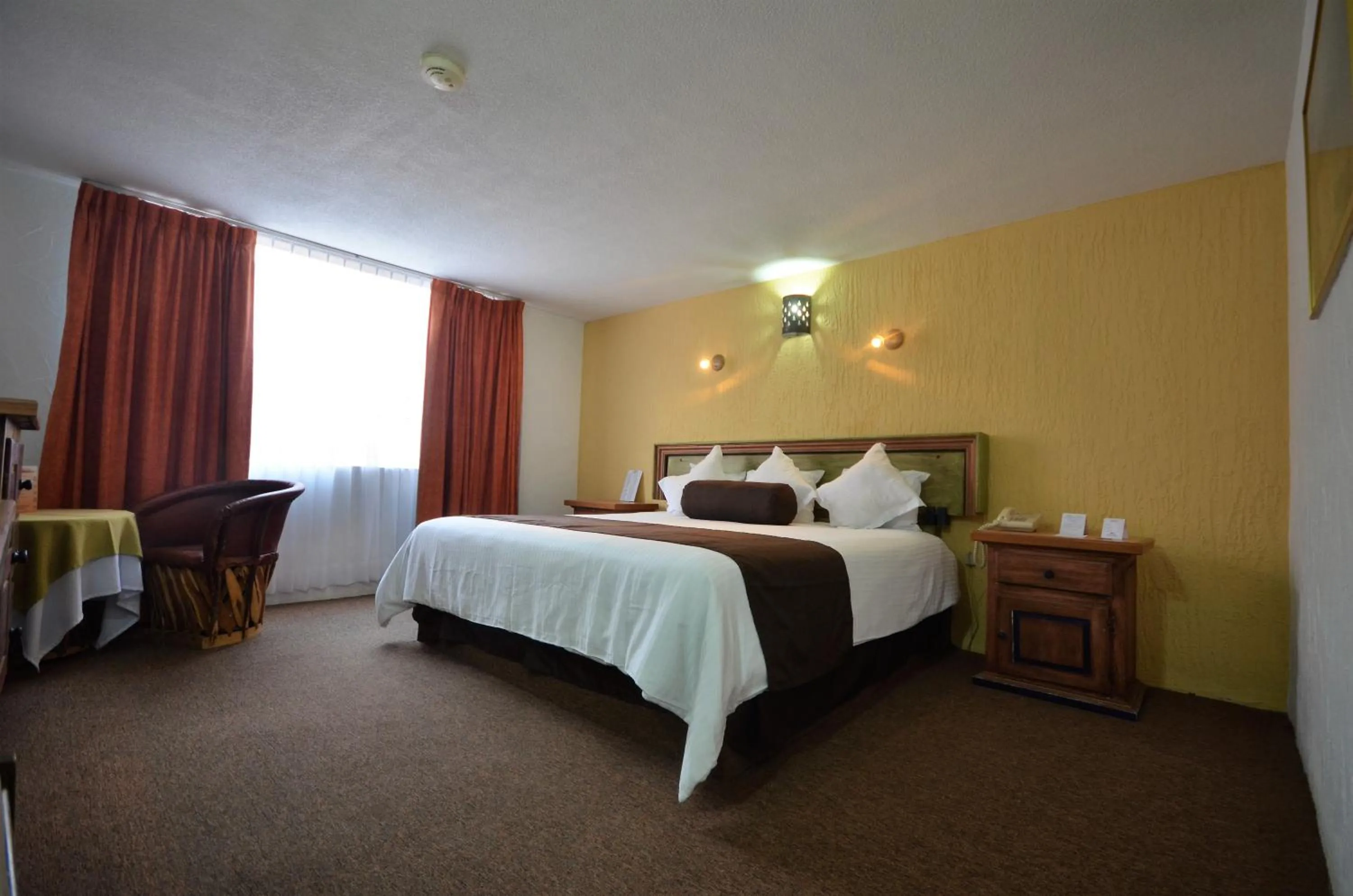 Day, Bed in Howard Johnson by Wyndham Morelia Calle Real