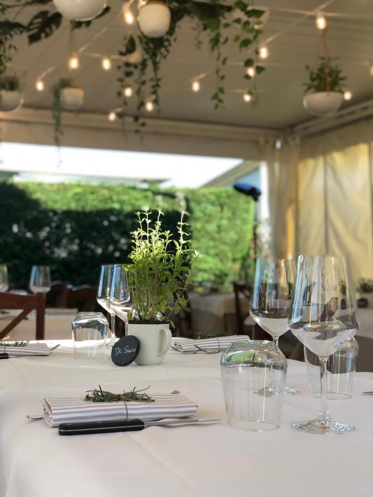 Restaurant/places to eat in GREEN GARDEN Resort - Smart Hotel