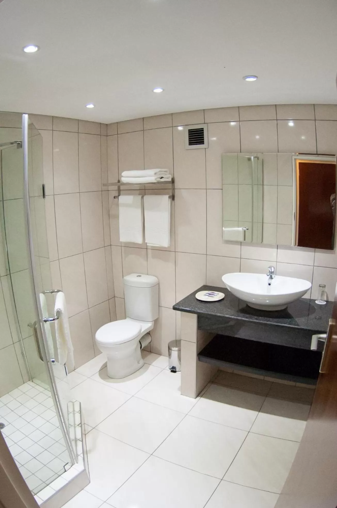 Shower in African Sky Newcastle Inn