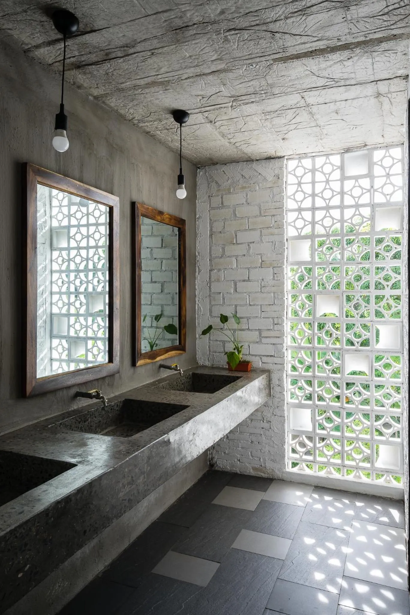 Bathroom in Ccasa Hostel