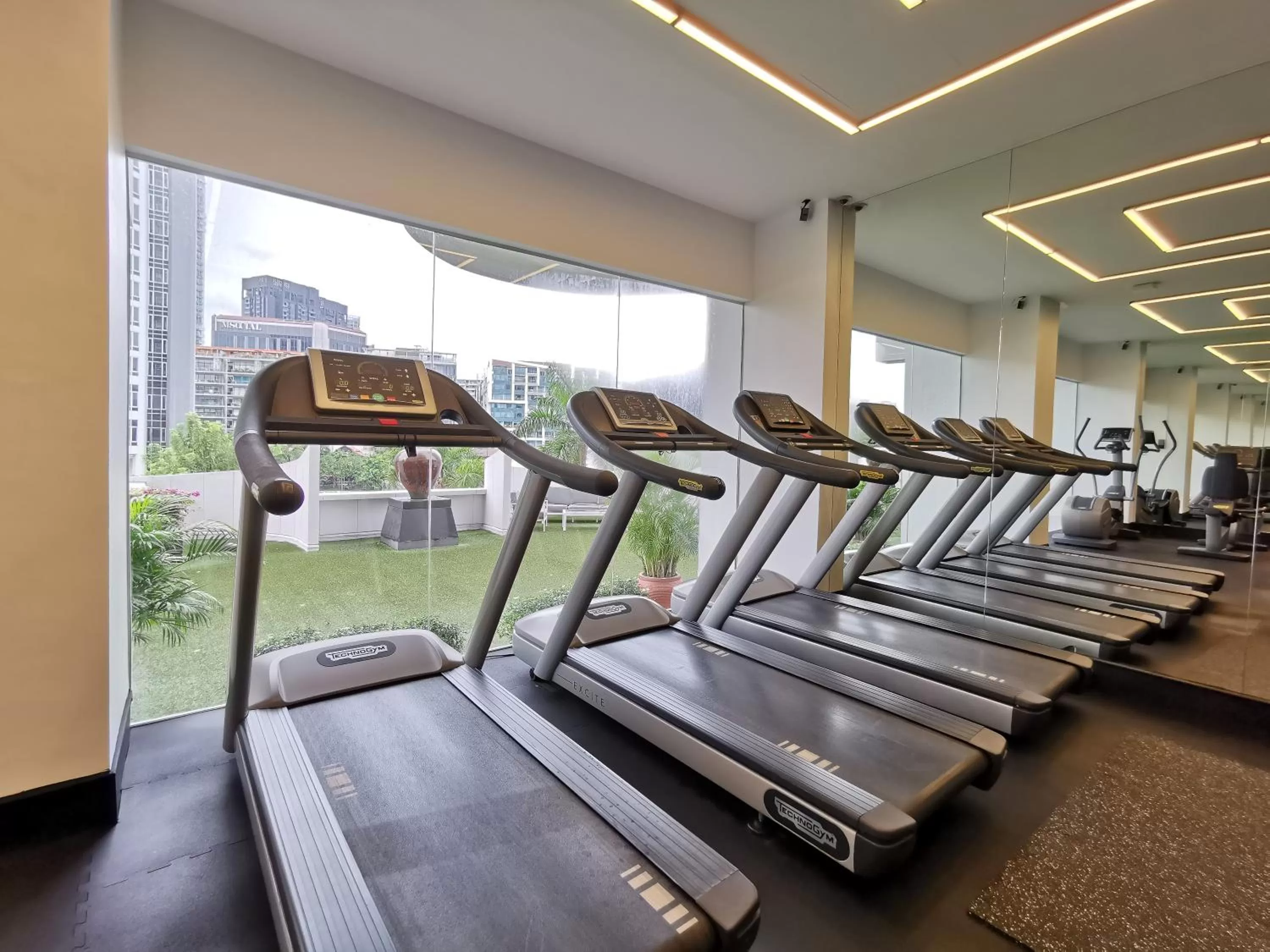 Fitness centre/facilities in Copthorne King's Hotel Singapore