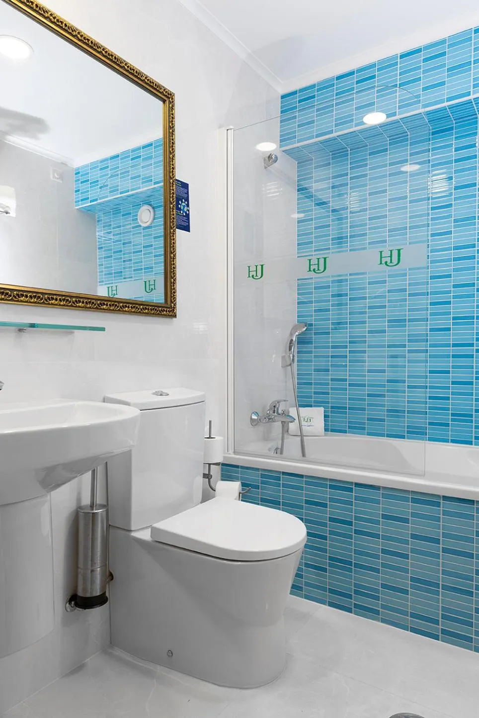 Toilet in Hotel Jardim