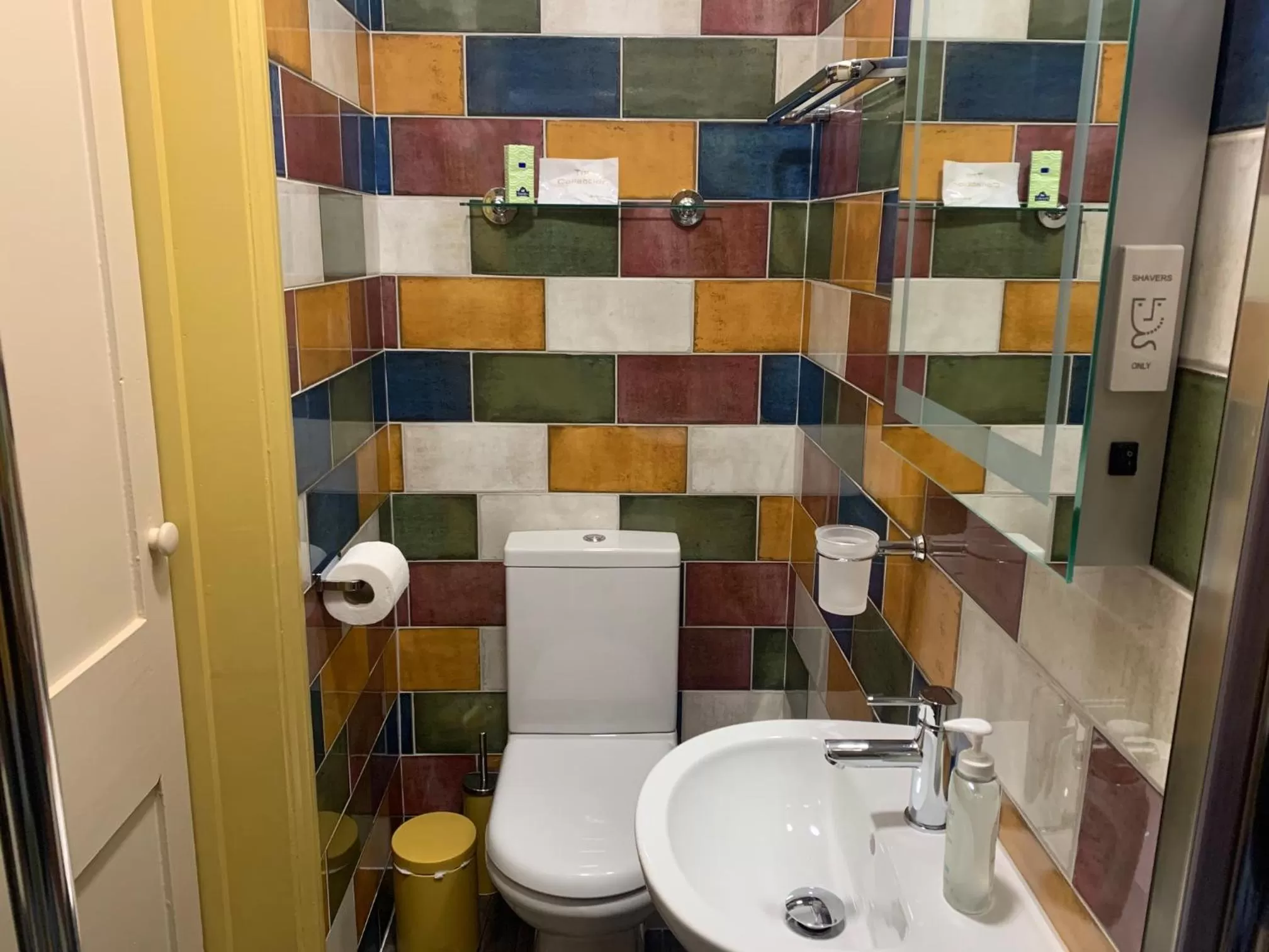 Area and facilities in Number 29 - Only Adults