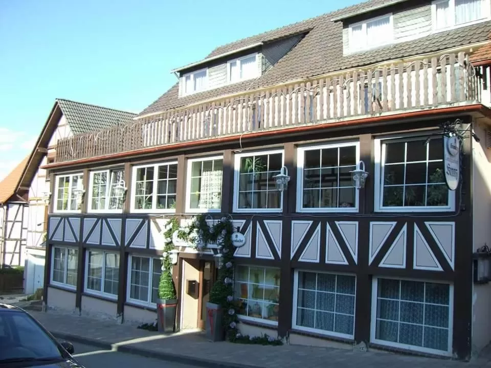 Facade/entrance, Property Building in Waldecker Taverne