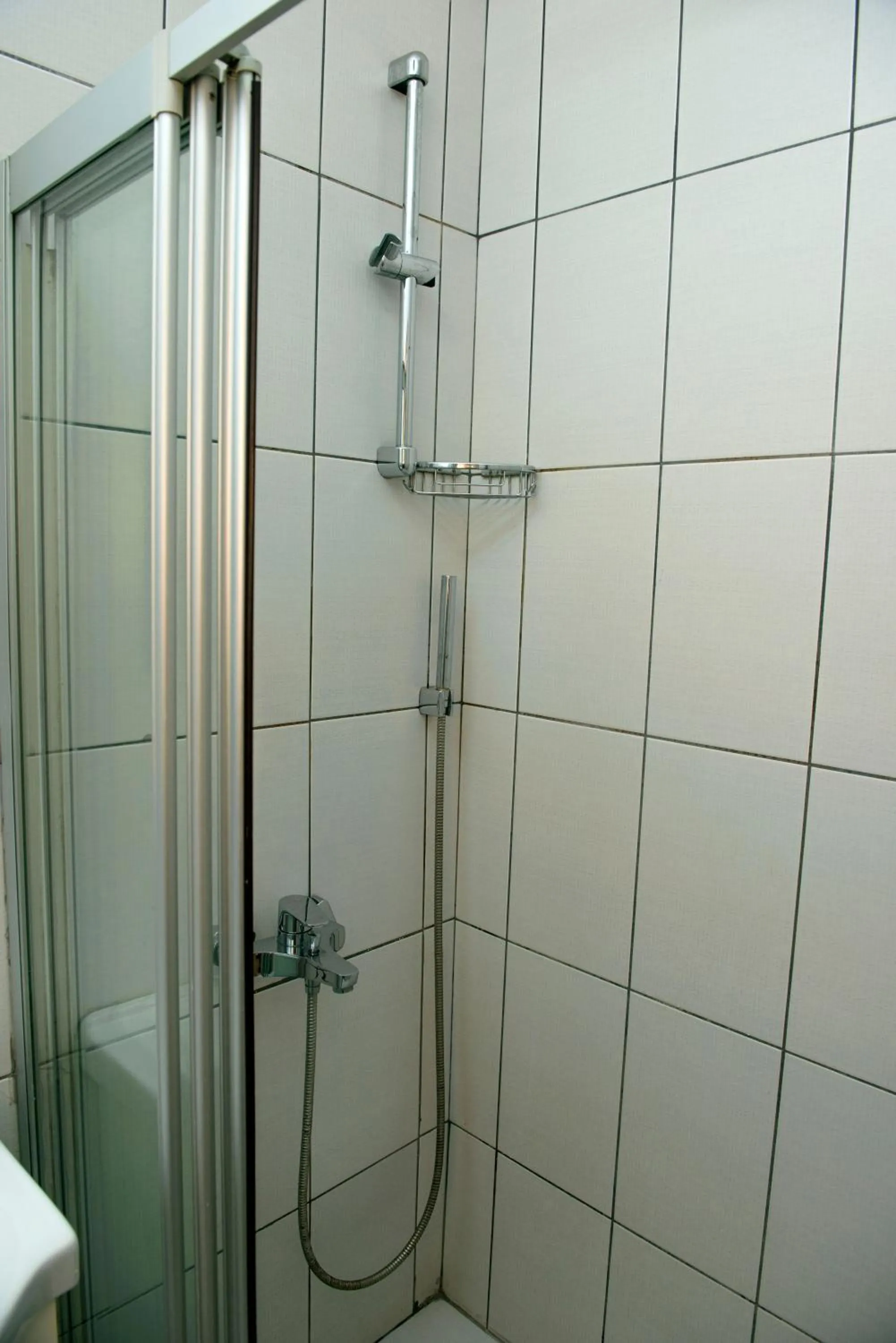 Bathroom in Tayahatun Hotel