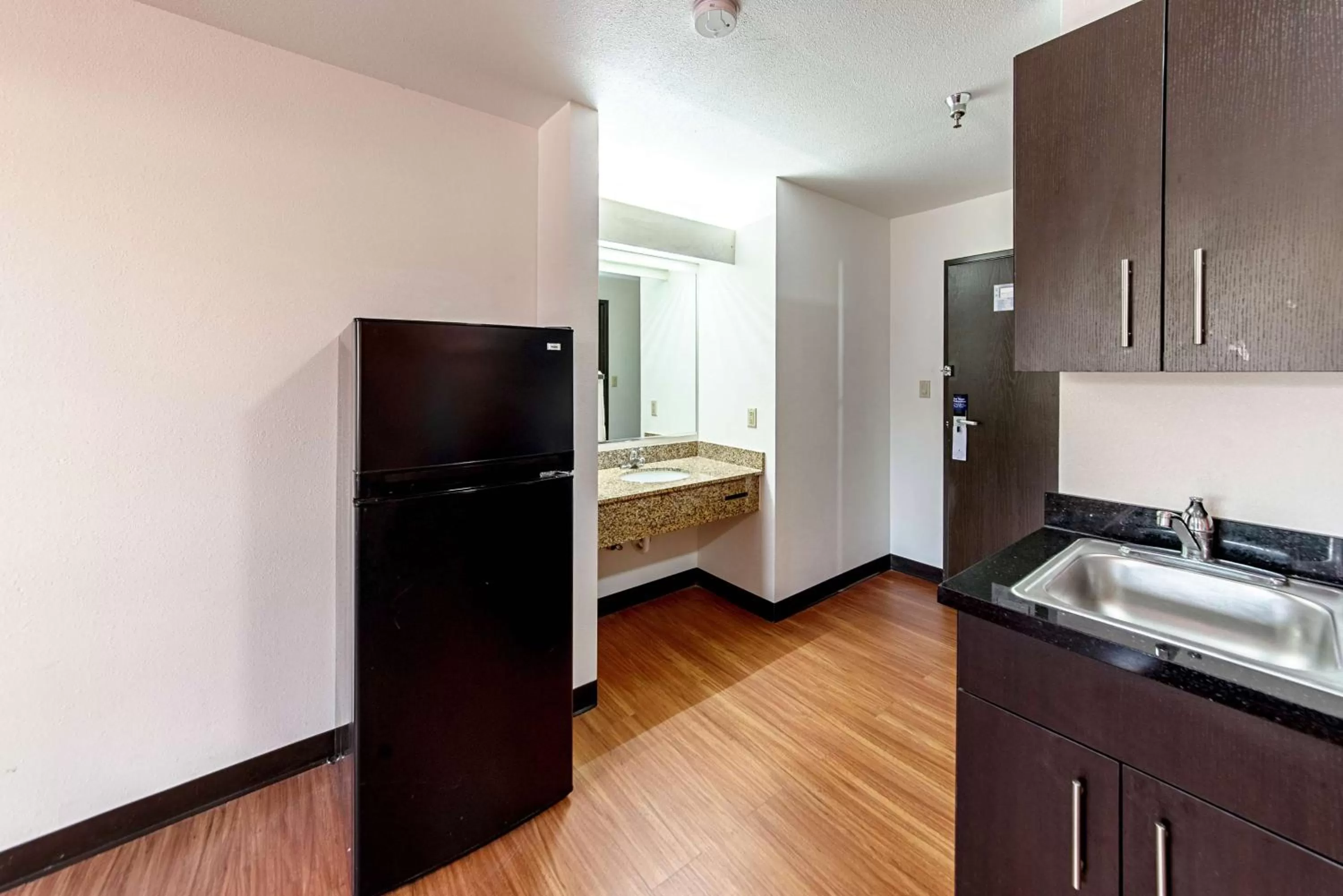 Photo of the whole room in Motel 6-Lebanon, IN