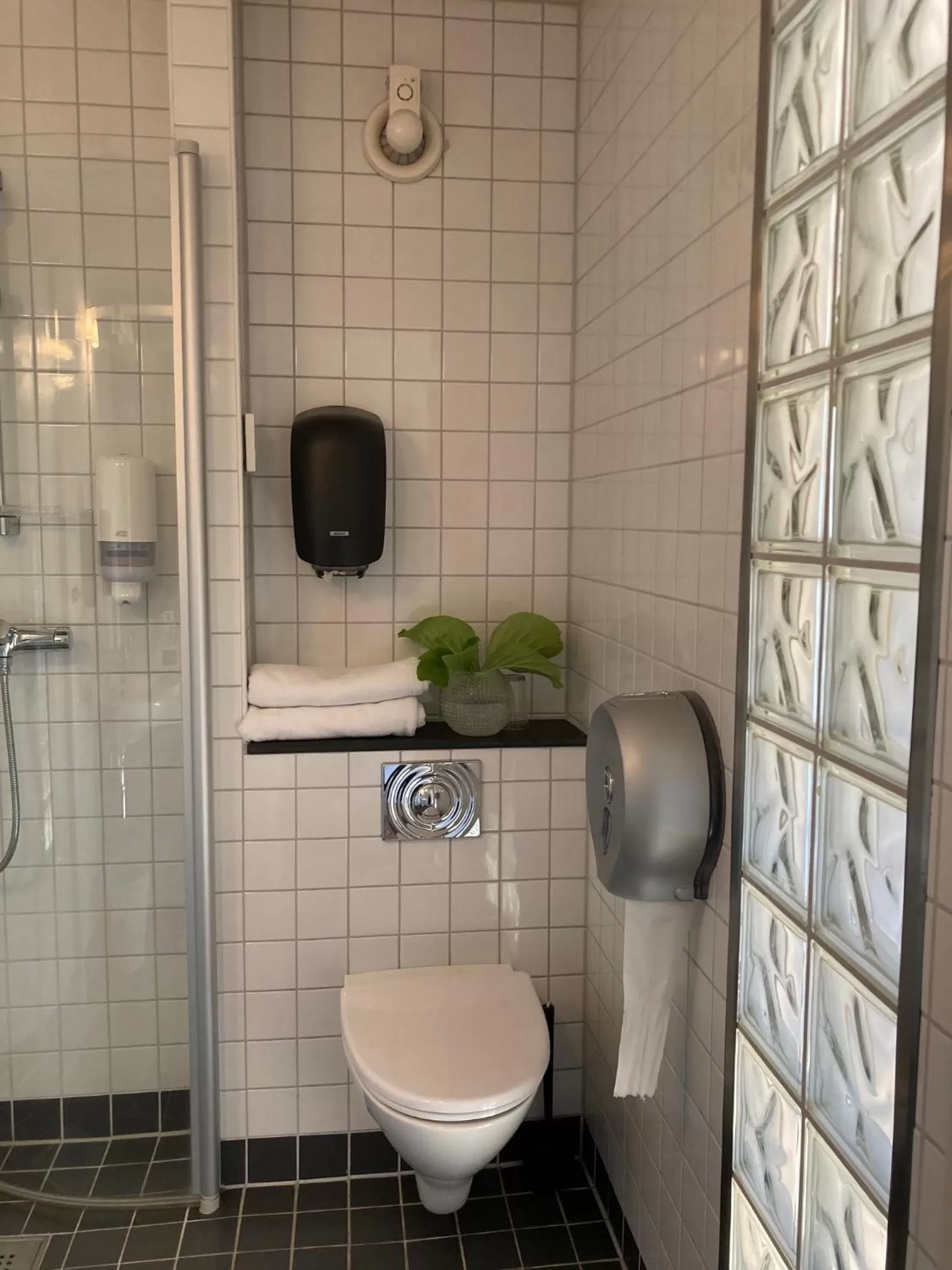 Breidablikk Guesthouse