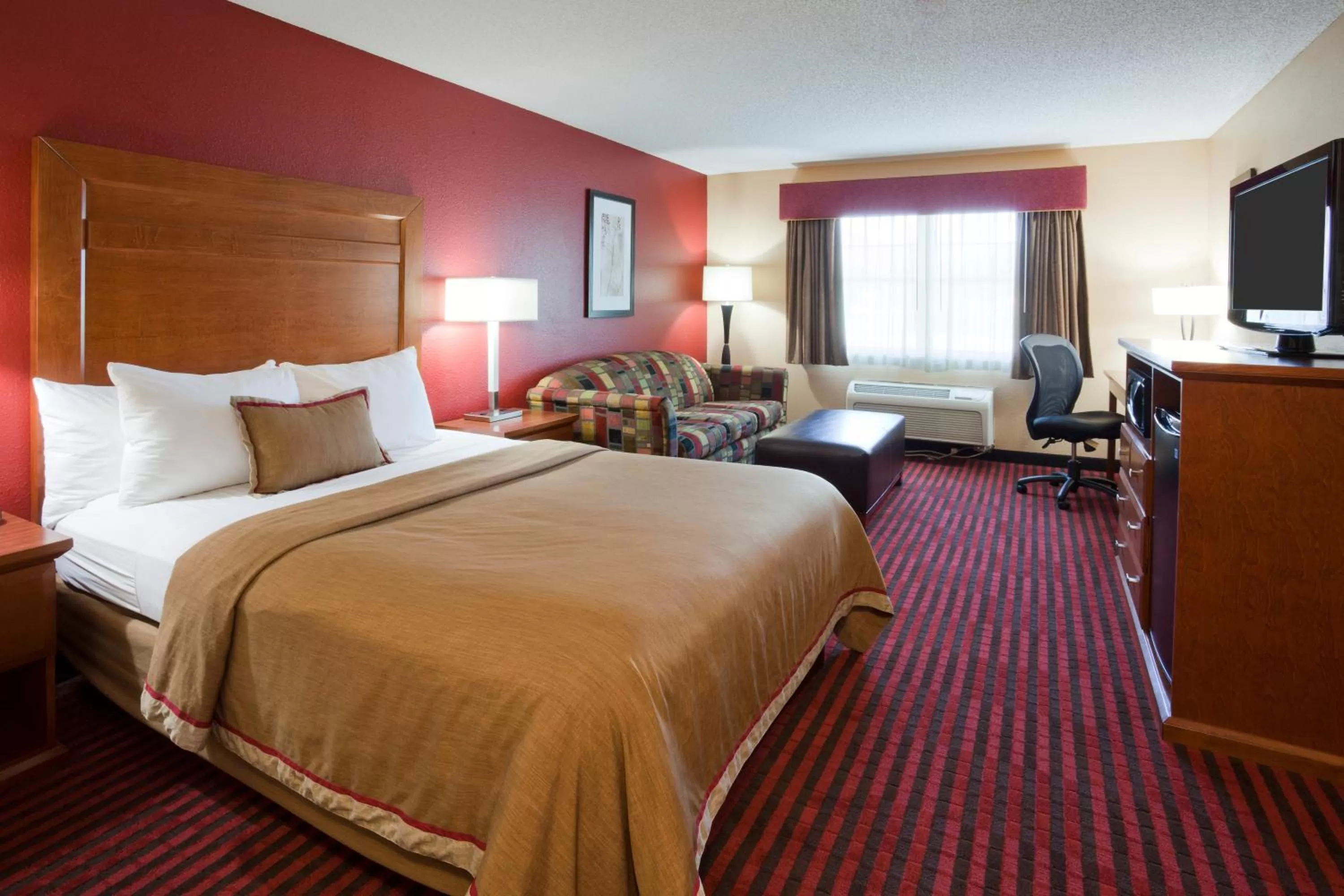 Day, Bed in Quality Inn & Suites Stillwater