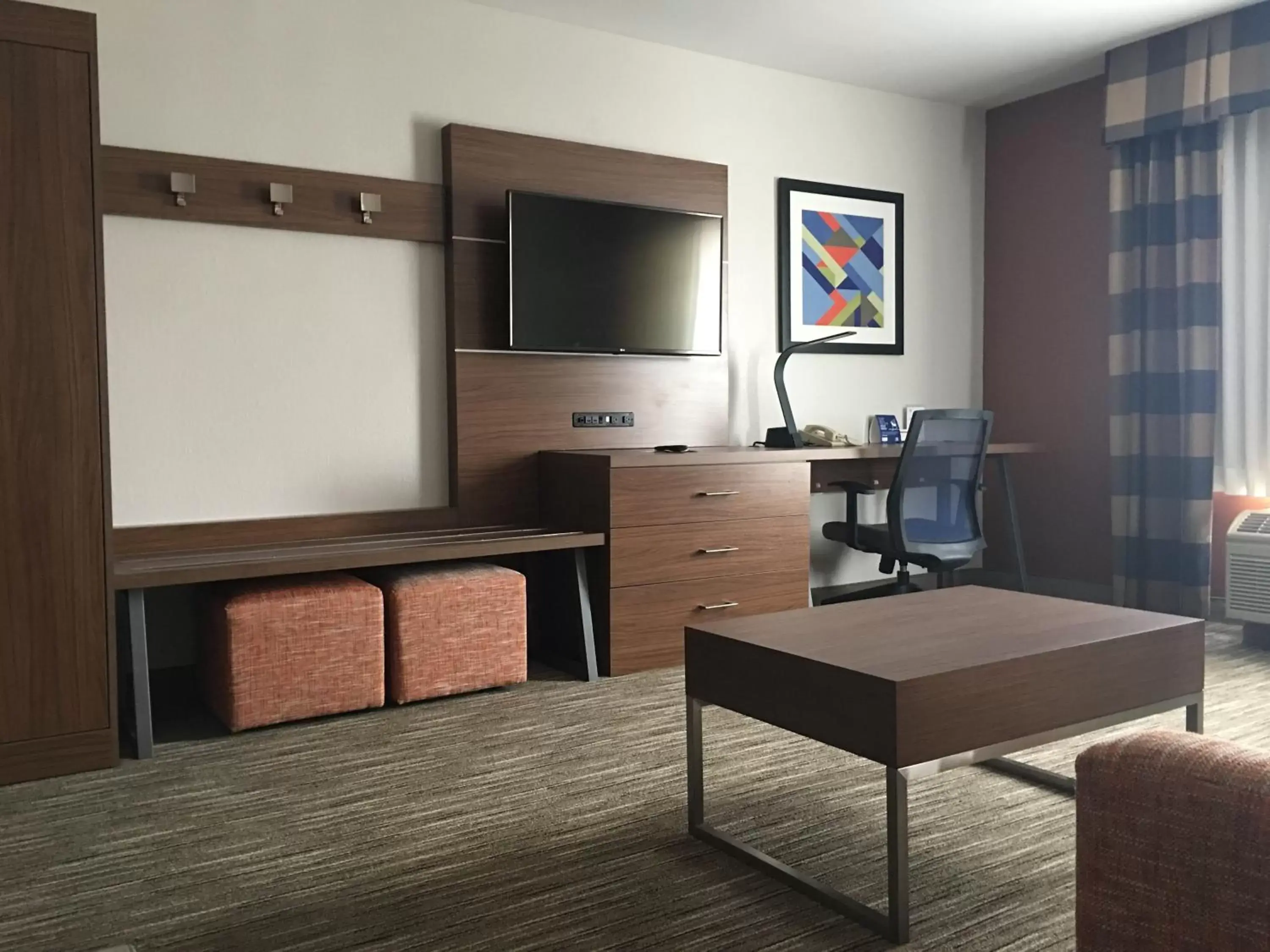 Standard King Room with Sofa Bed - Non-Smoking in Holiday Inn Express Greensburg by IHG Standard King Room with Sofa Bed - Non-Smoking in Holiday Inn Express Greensburg by IHG