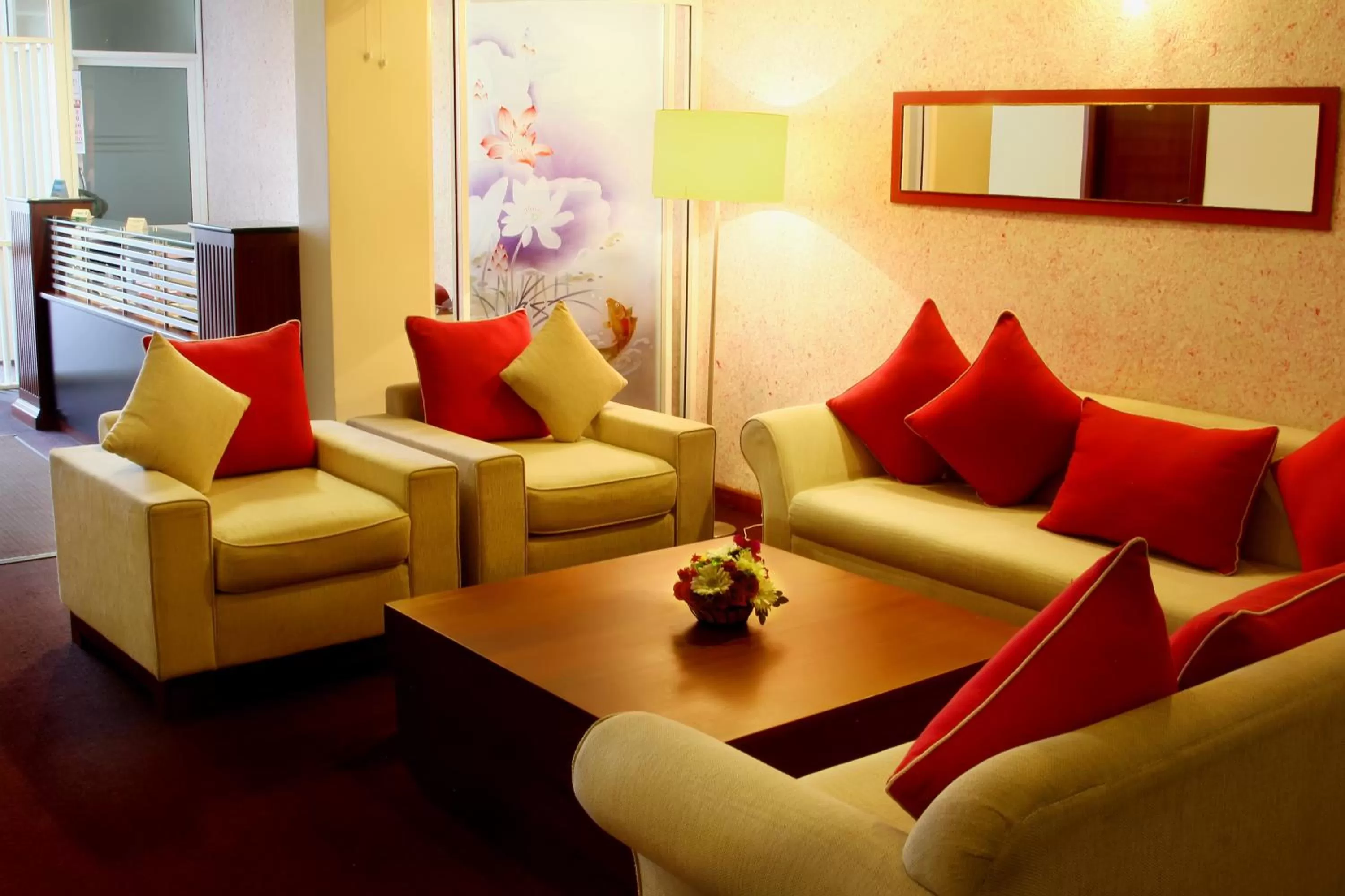 Seating Area in Opulent River Face Hotel