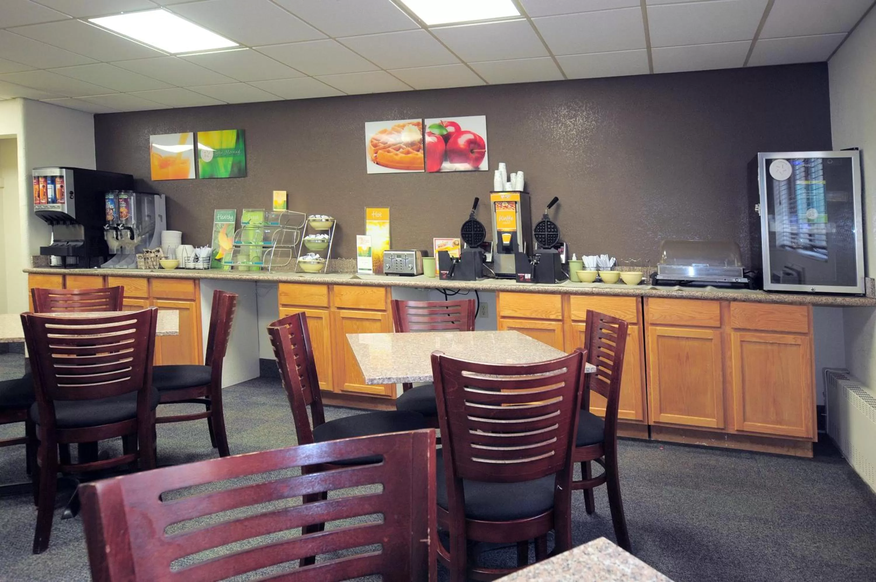 Breakfast in Quality Inn Stadium Area Green Bay Stadium