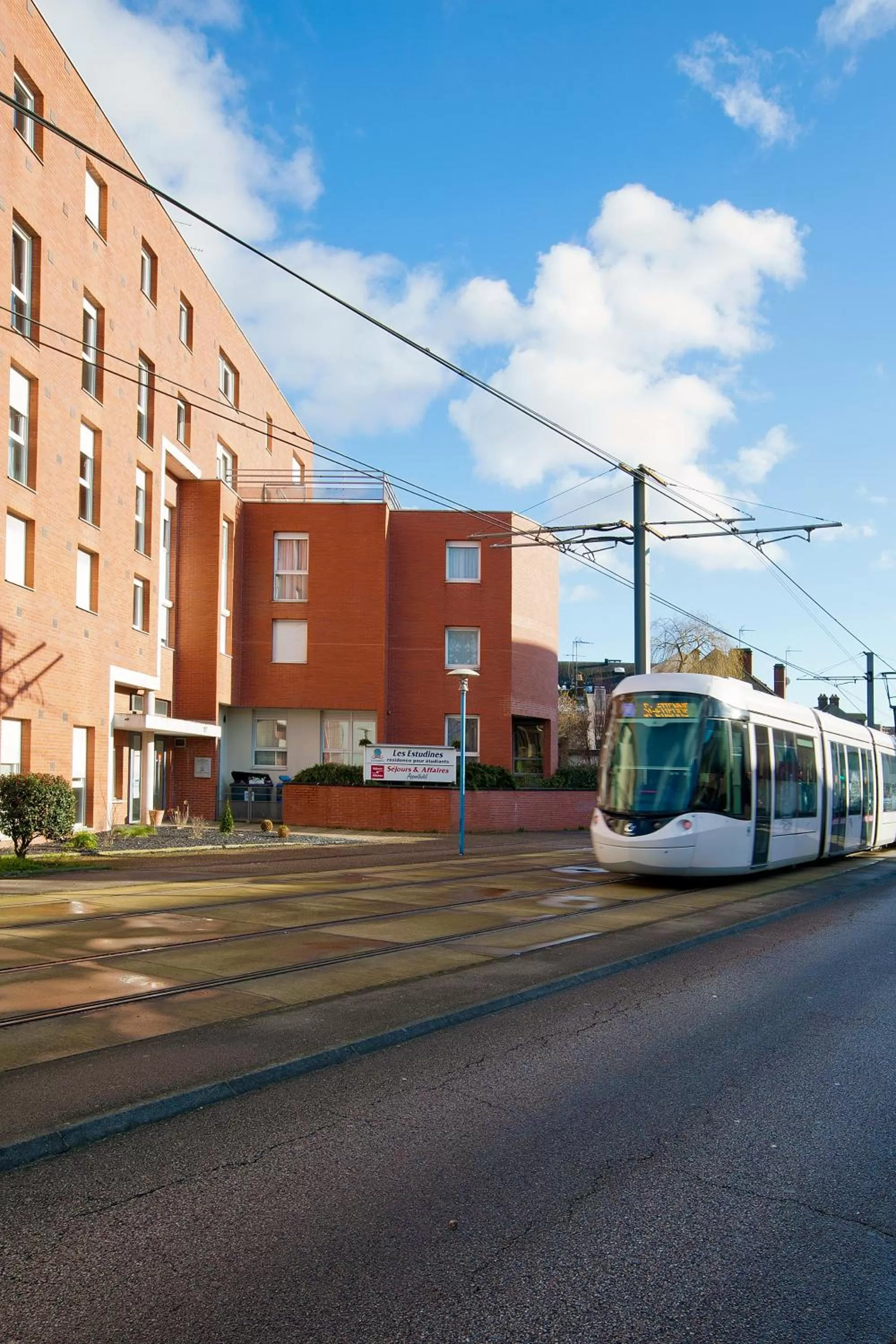 Facade/entrance in Séjours & Affaires Rouen Normandie