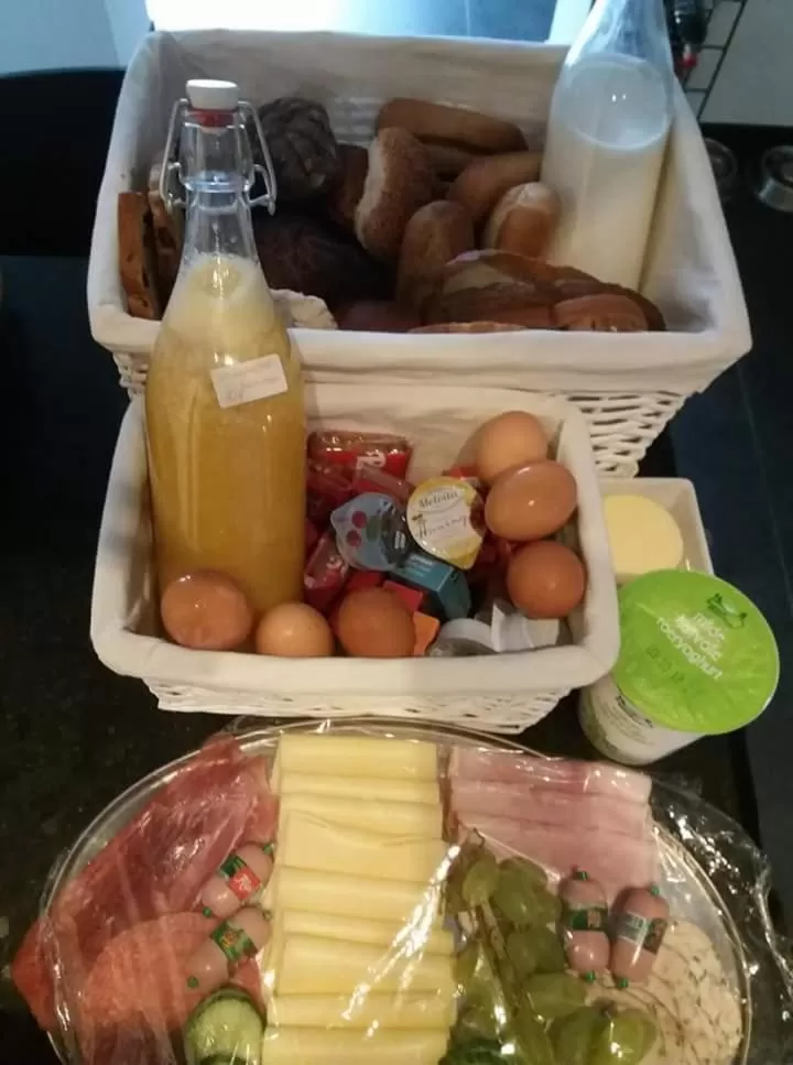 Continental breakfast in Vakantiehuis B&B de Bosrand Groesbeek