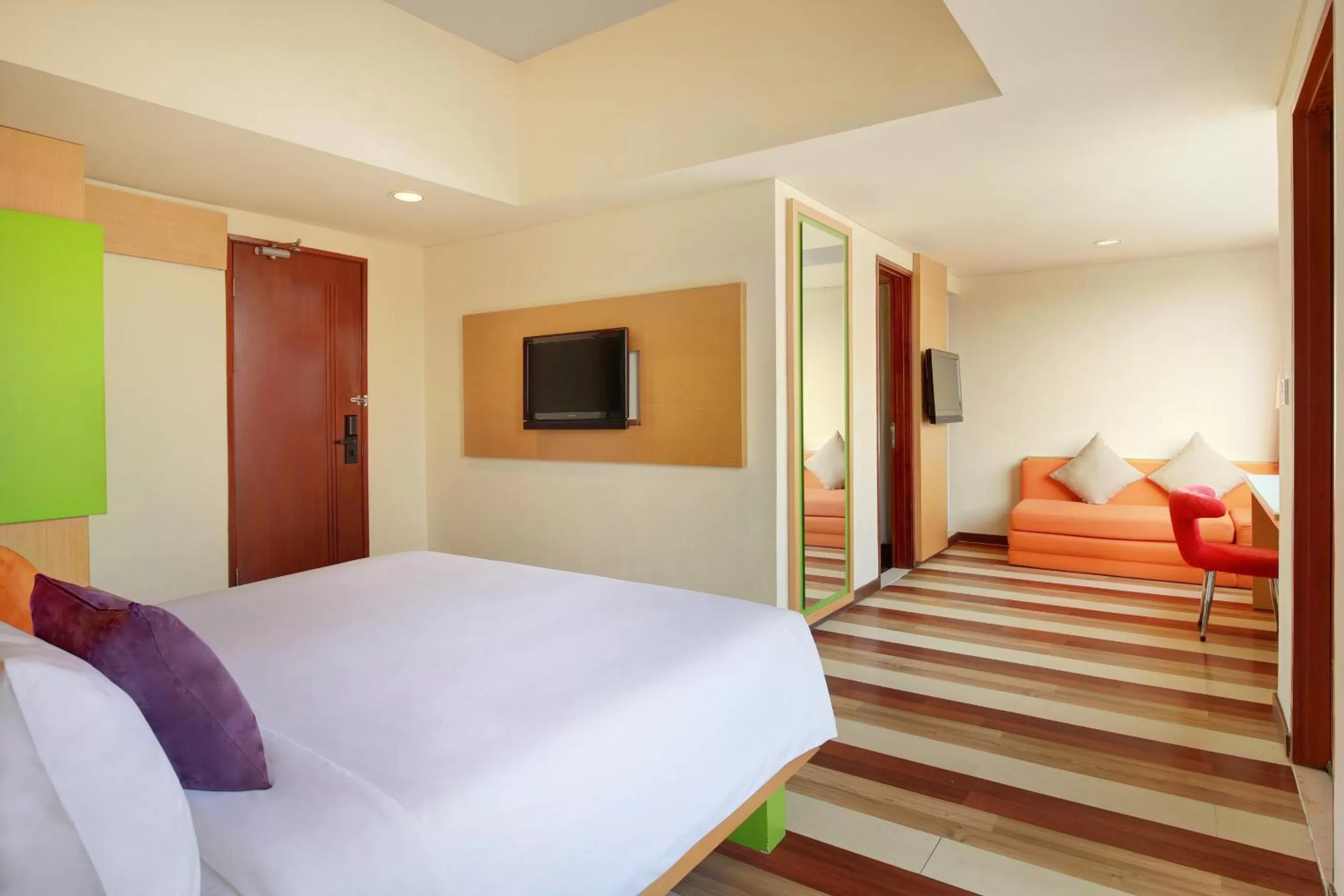 Photo of the whole room, Bed in ibis Styles Yogyakarta