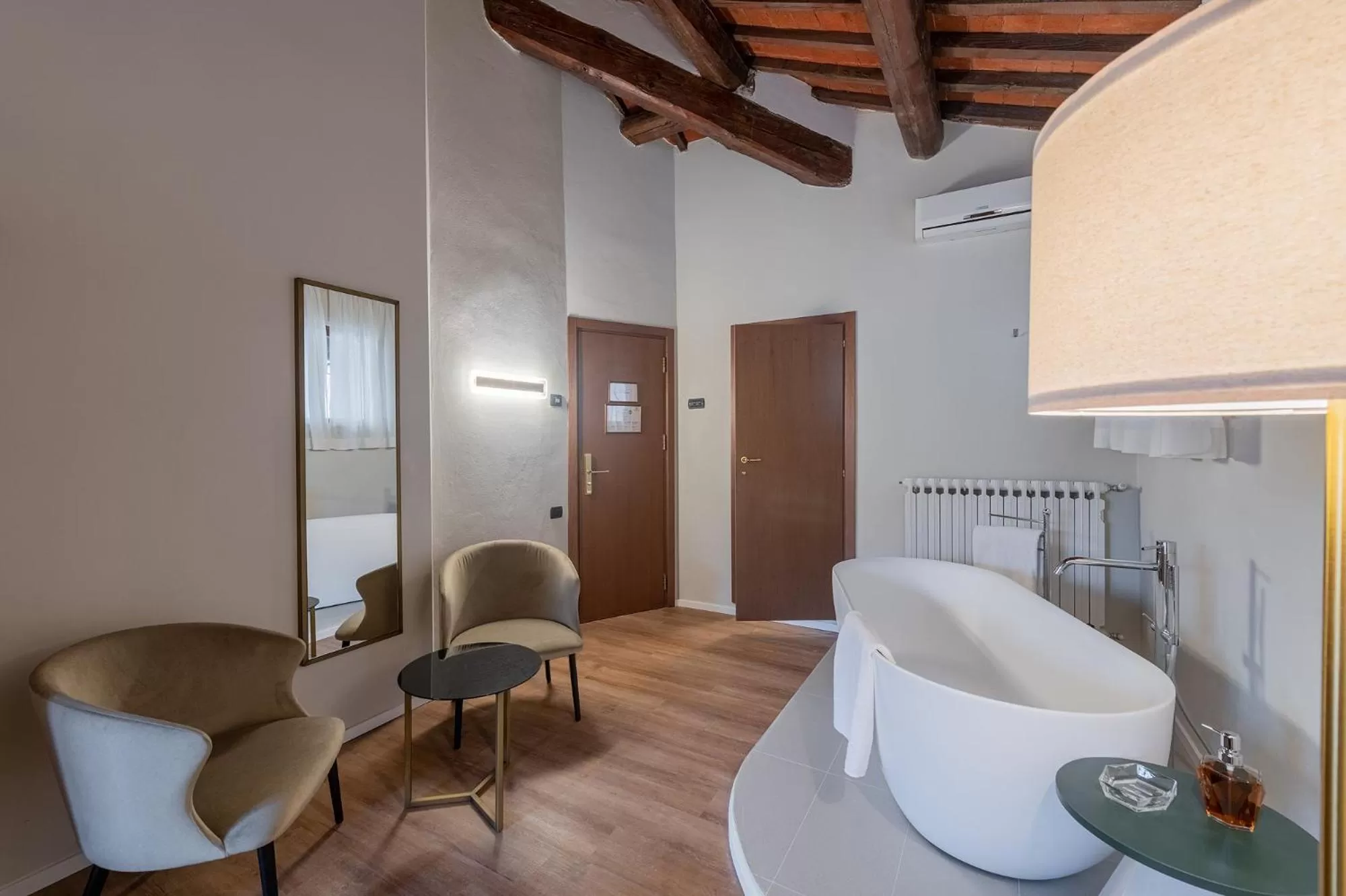 Bath in Hotel Gattapone