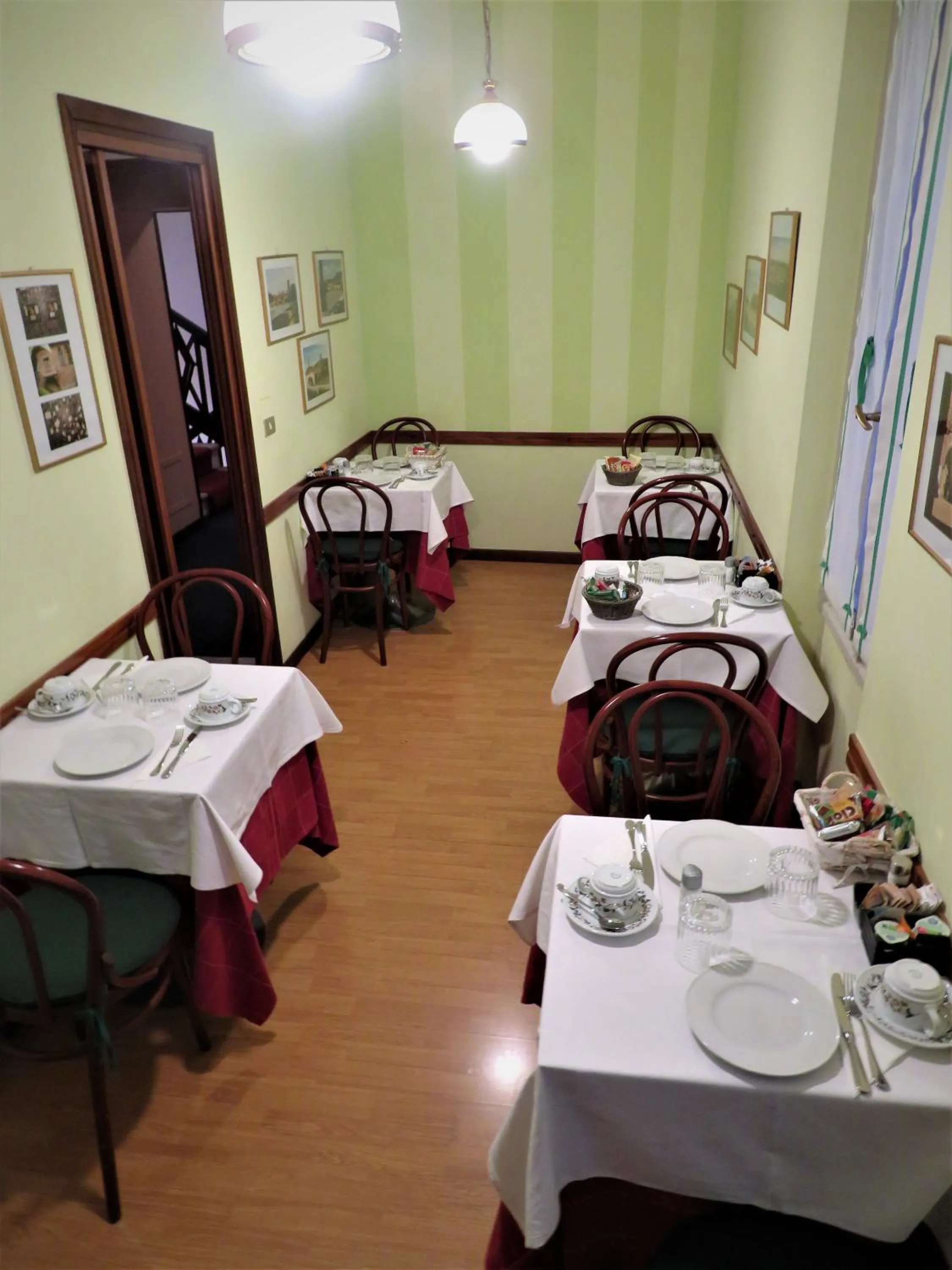 Restaurant/places to eat in Hotel Torcolo "Residenze del Cuore"