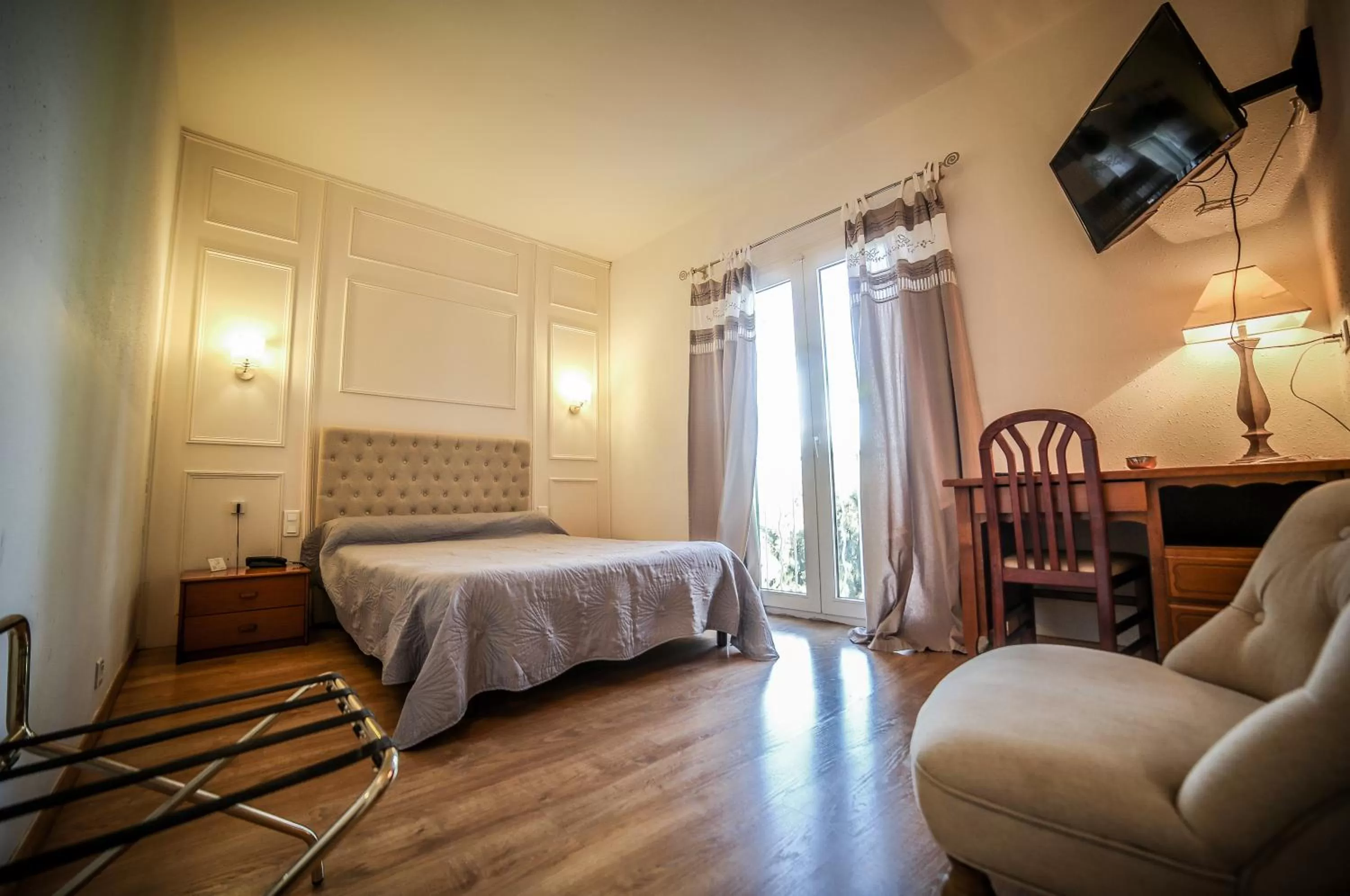 Photo of the whole room, Bed in Castellu Rossu