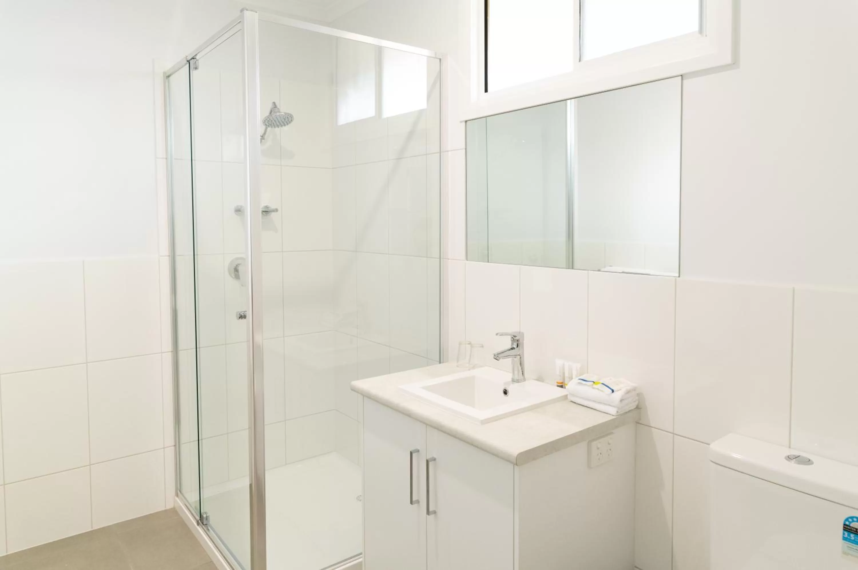 Bathroom in Econo Lodge Mildura